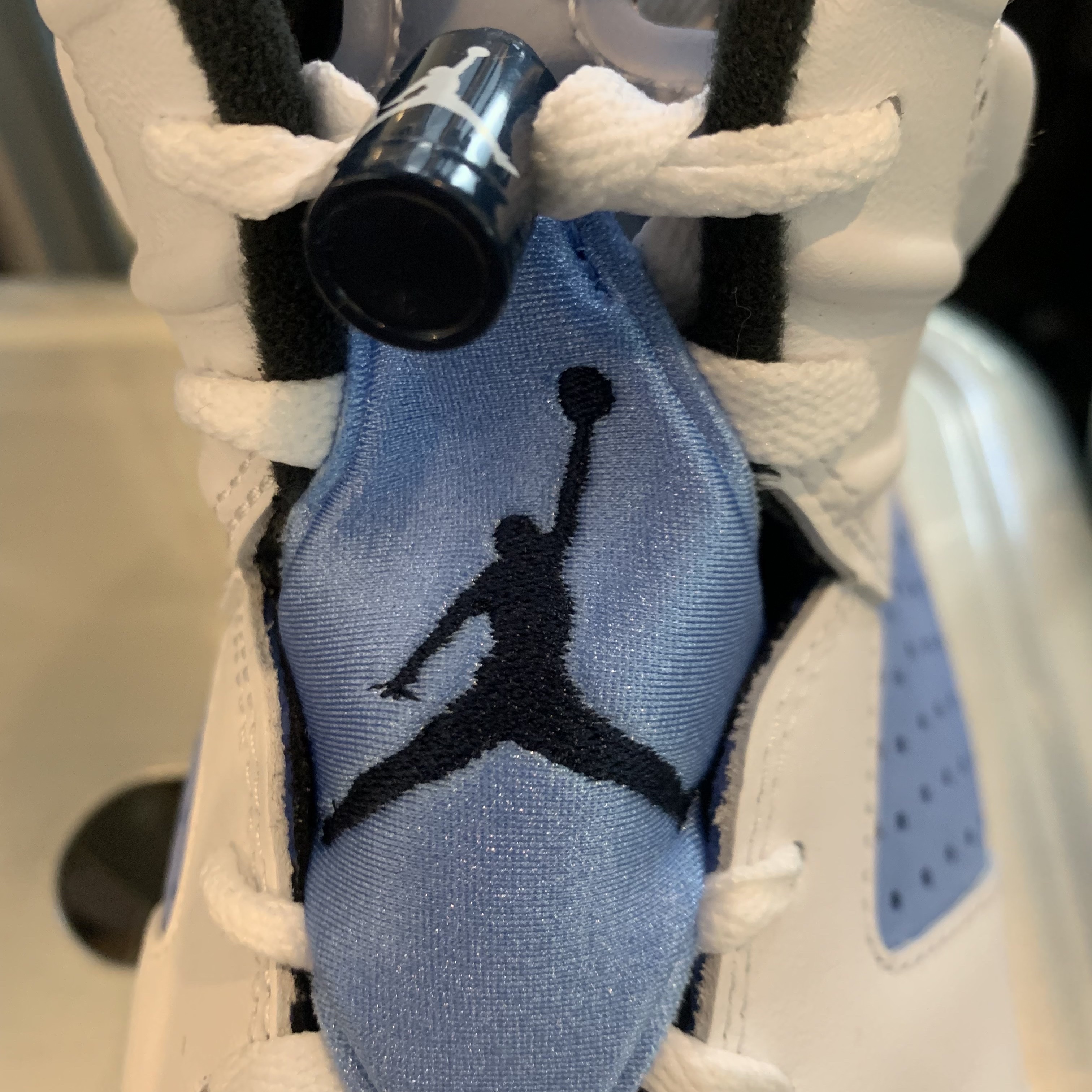 Jordan 6 Retro University Blue 착용 스타일 - 2