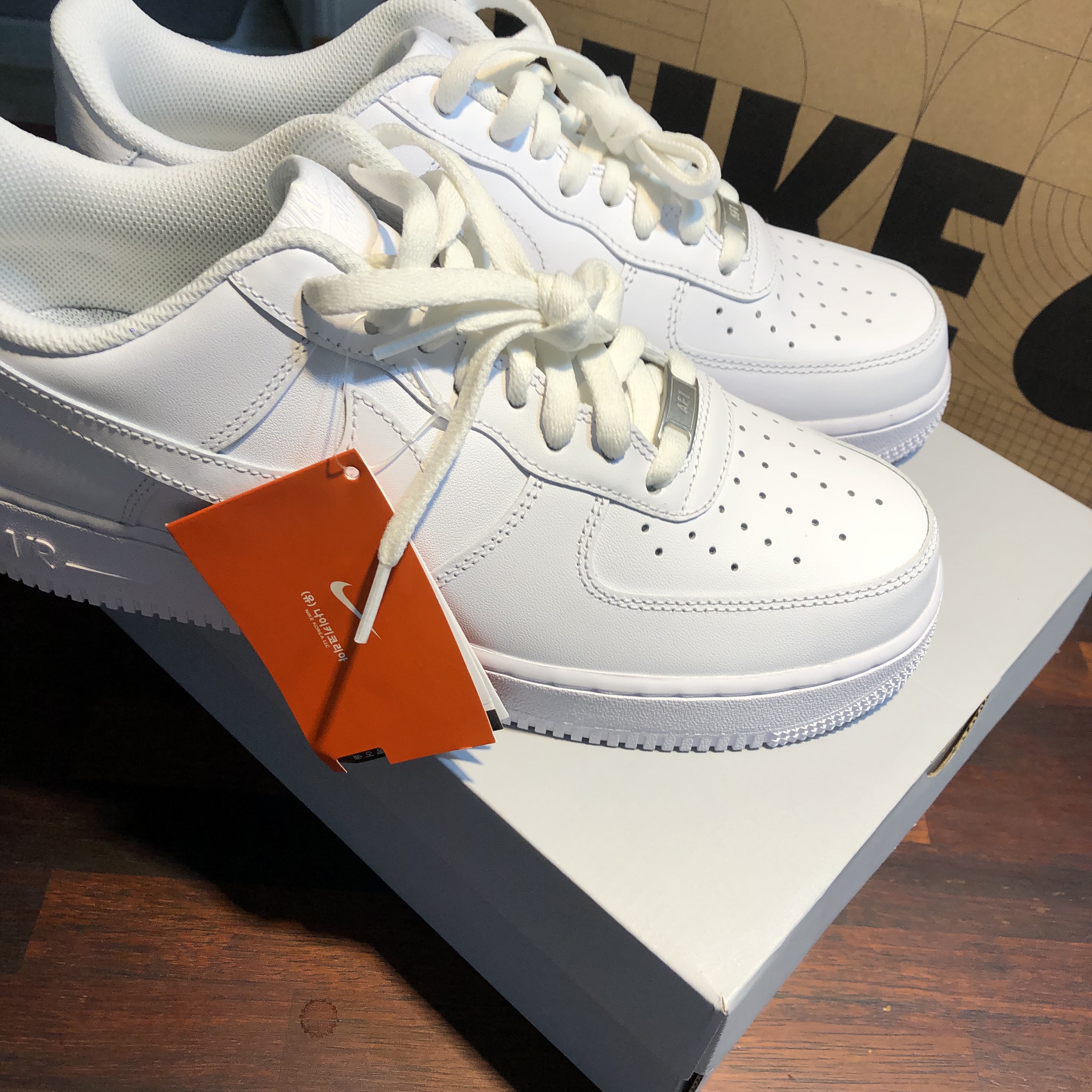 Nike Air Force 1 '07 Low White 착용 스타일 - 1