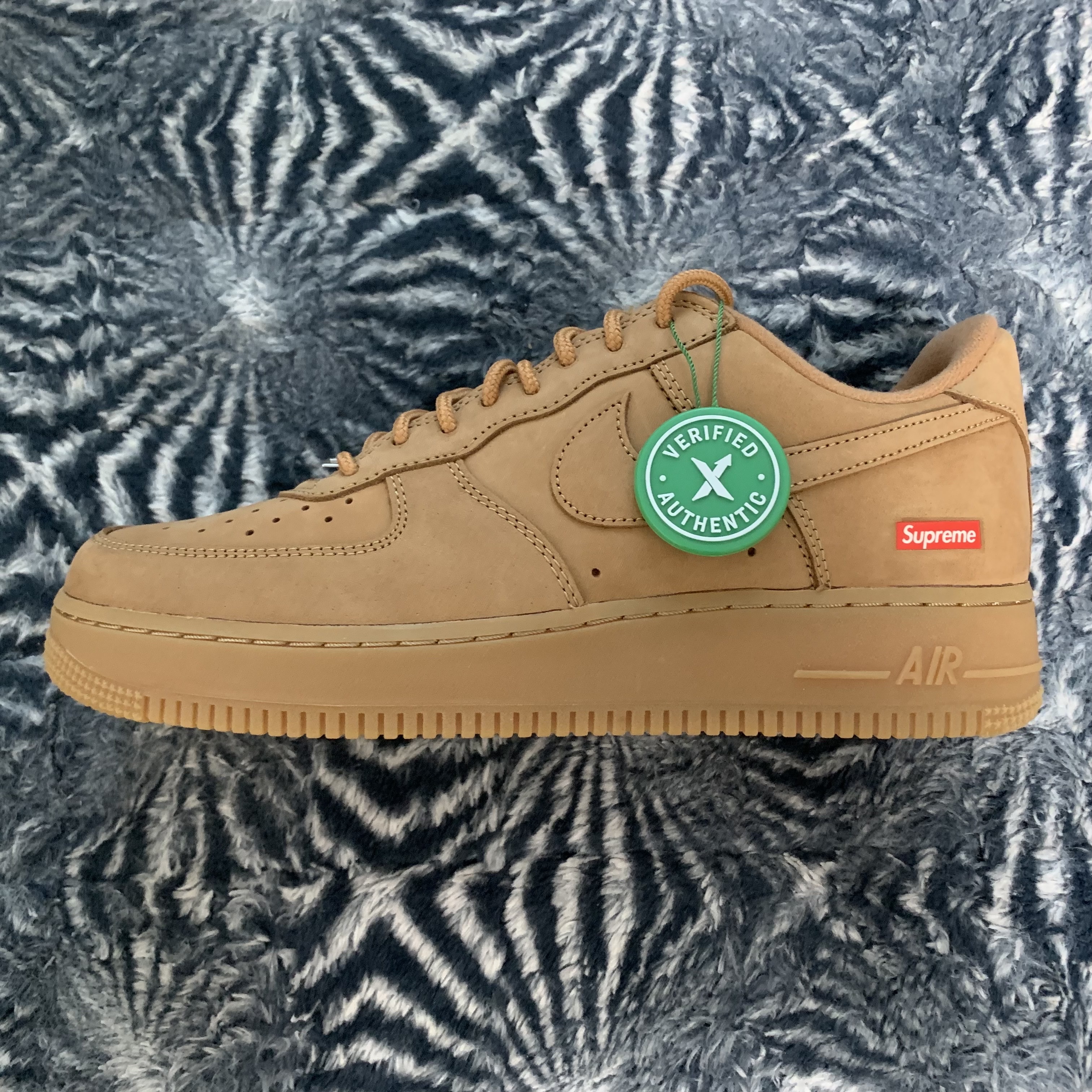 Nike x Supreme Air Force 1 Low Flax 착용 스타일