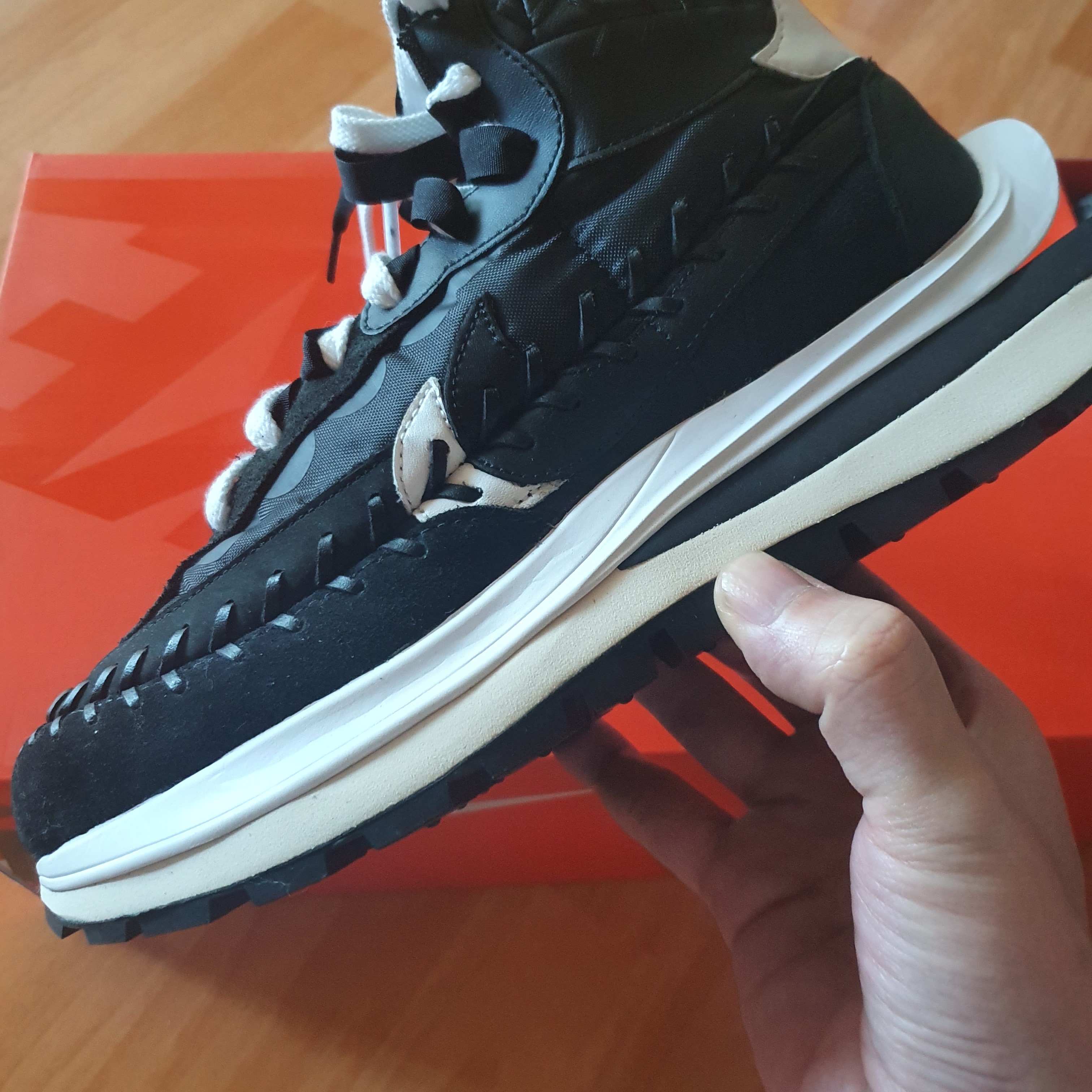 Nike x Sacai x Jean Paul Gaultier VaporWaffle Black White 착용 스타일