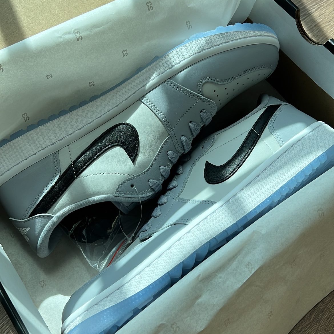Jordan 1 Low Golf Wolf Grey 착용 스타일