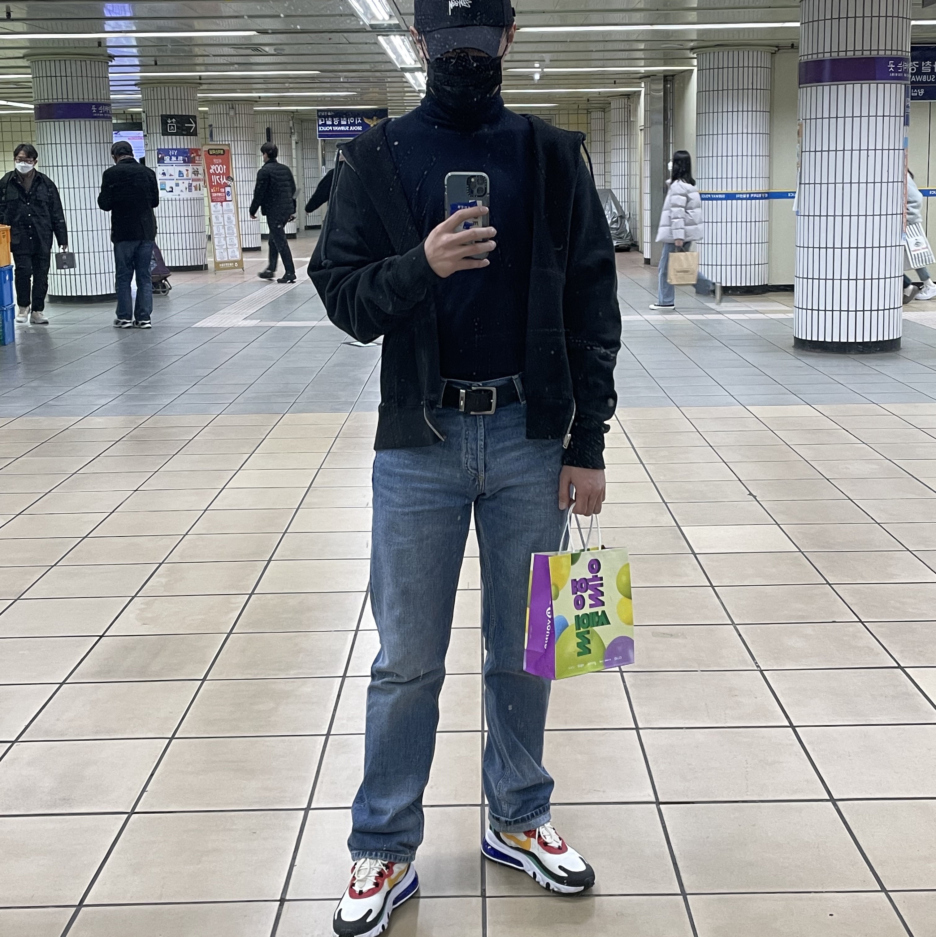 Stussy Stock Low Pro Cap Black, Casetify x Ader Error Sketch Impact iPhone Case 착용 스타일 - 1