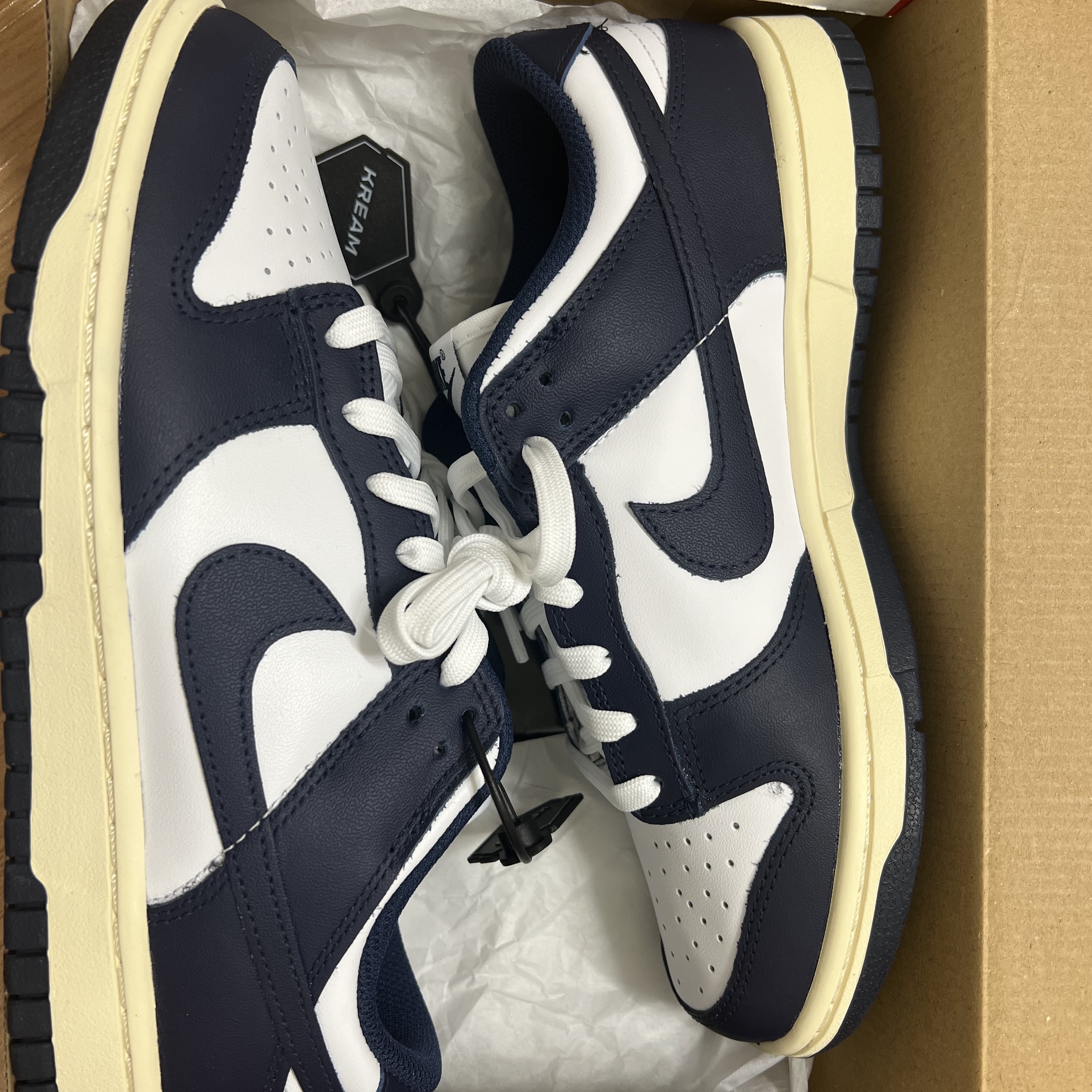 (W) Nike Dunk Low Vintage Midnight Navy 착용 스타일