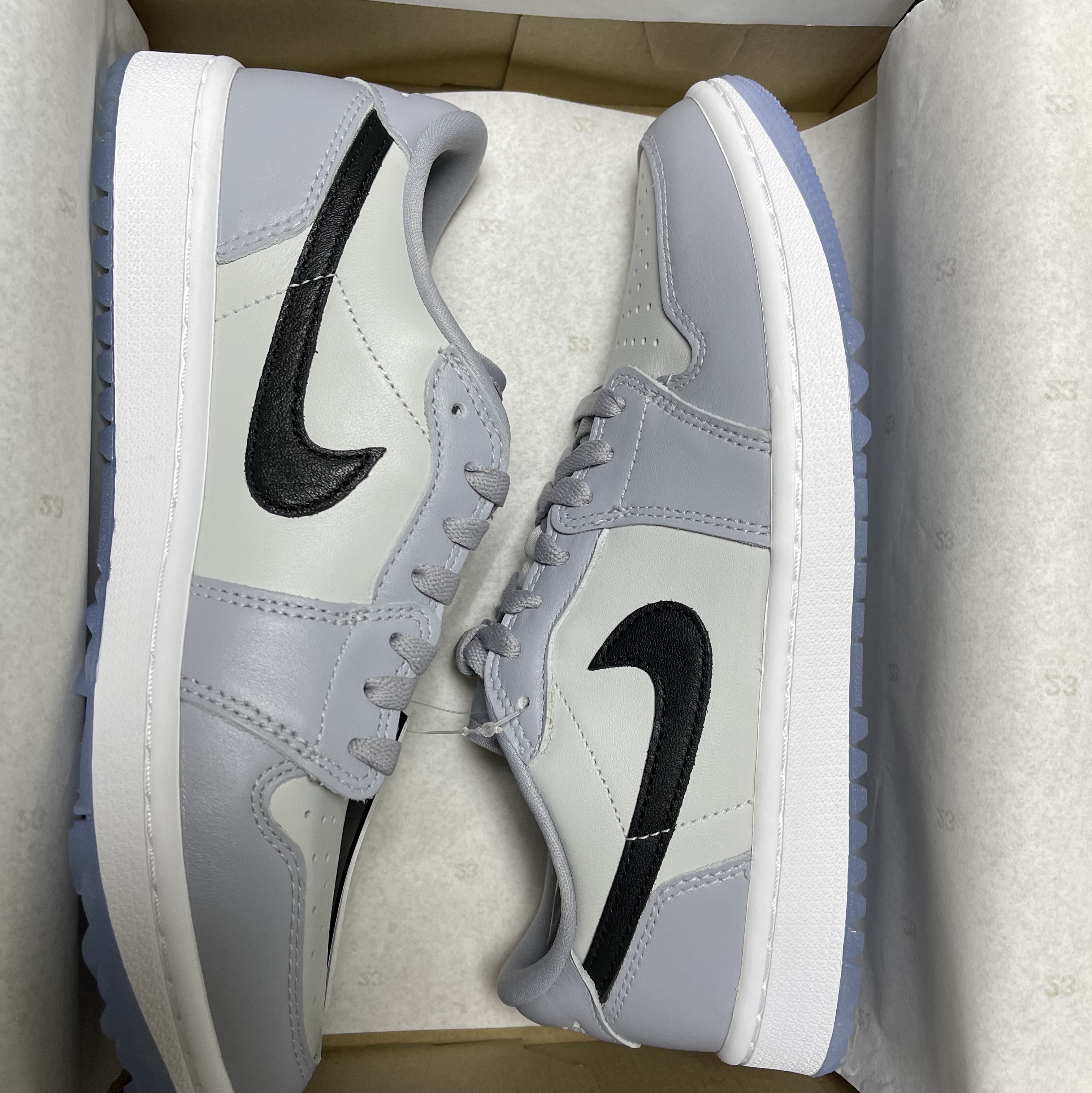 Jordan 1 Low Golf Wolf Grey 착용 스타일 - 2