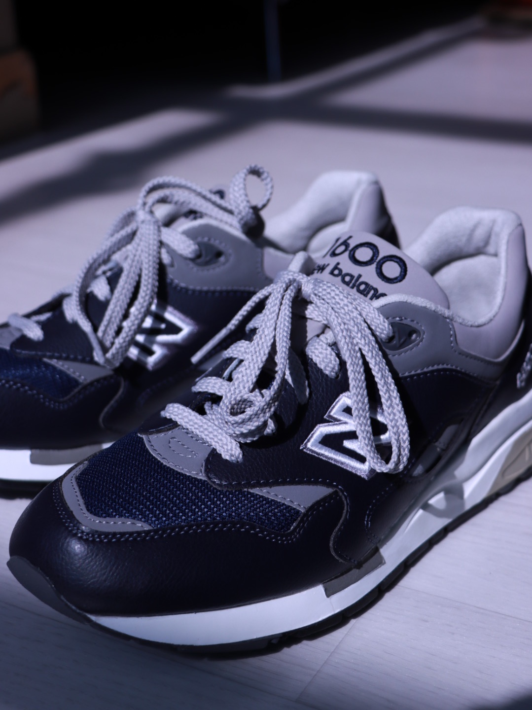 New Balance 1600 Legacy Navy 착용 스타일 - 2