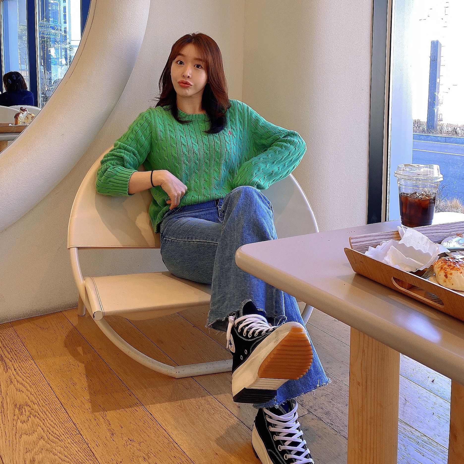 Converse x JW Anderson Run Star Hike Hi Black 착용 스타일 - 3