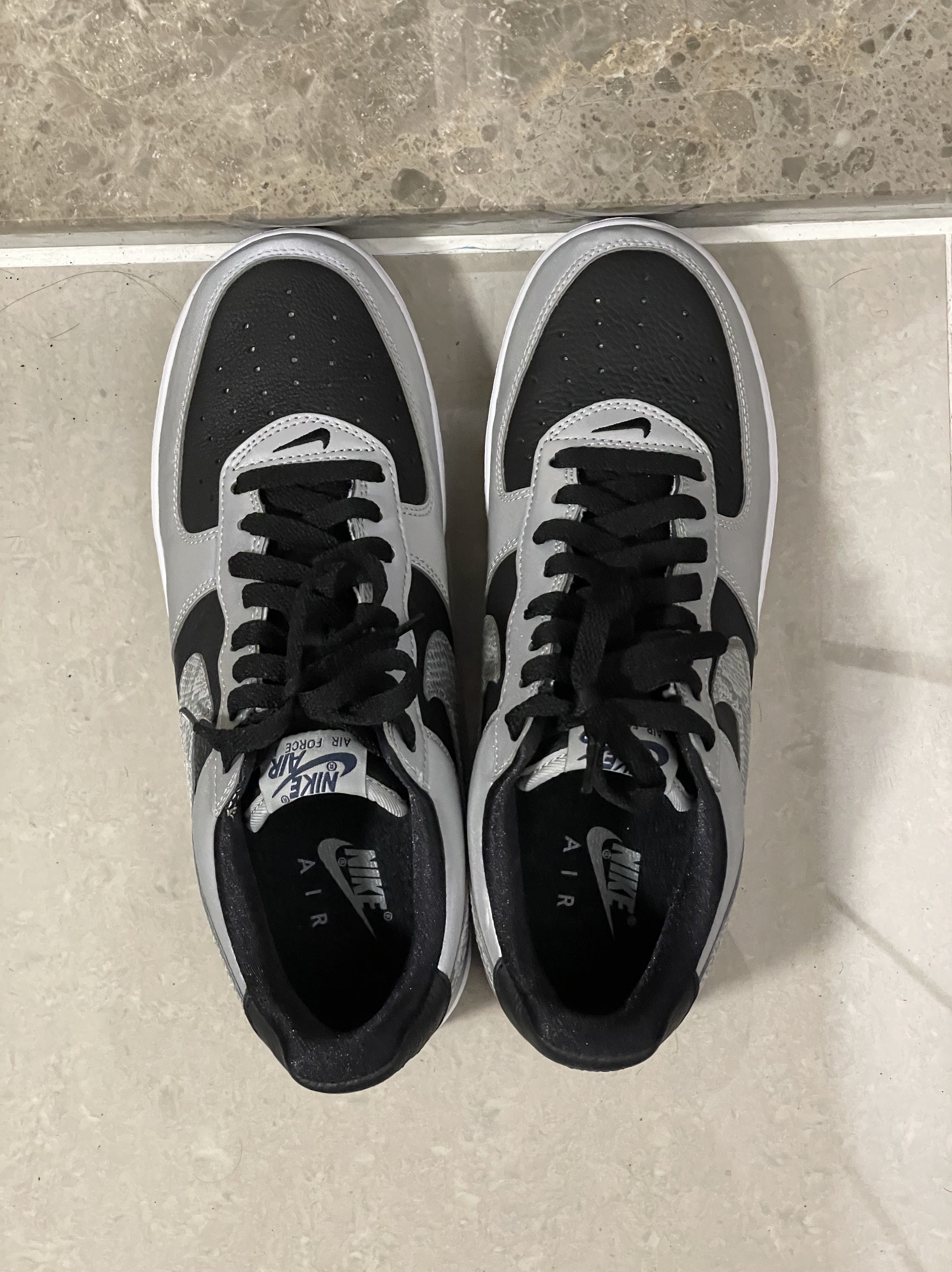 Nike Air Force 1 B Silver Snake 착용 스타일 - 2