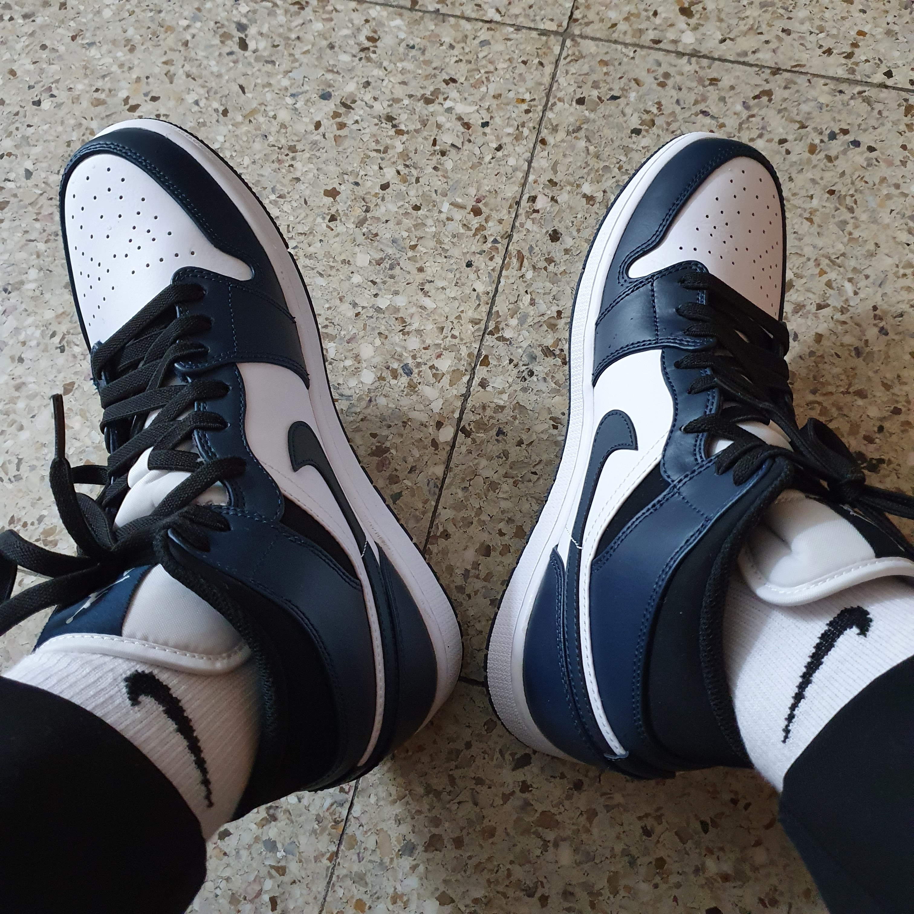 Jordan 1 Mid Dark Teal 착용 스타일