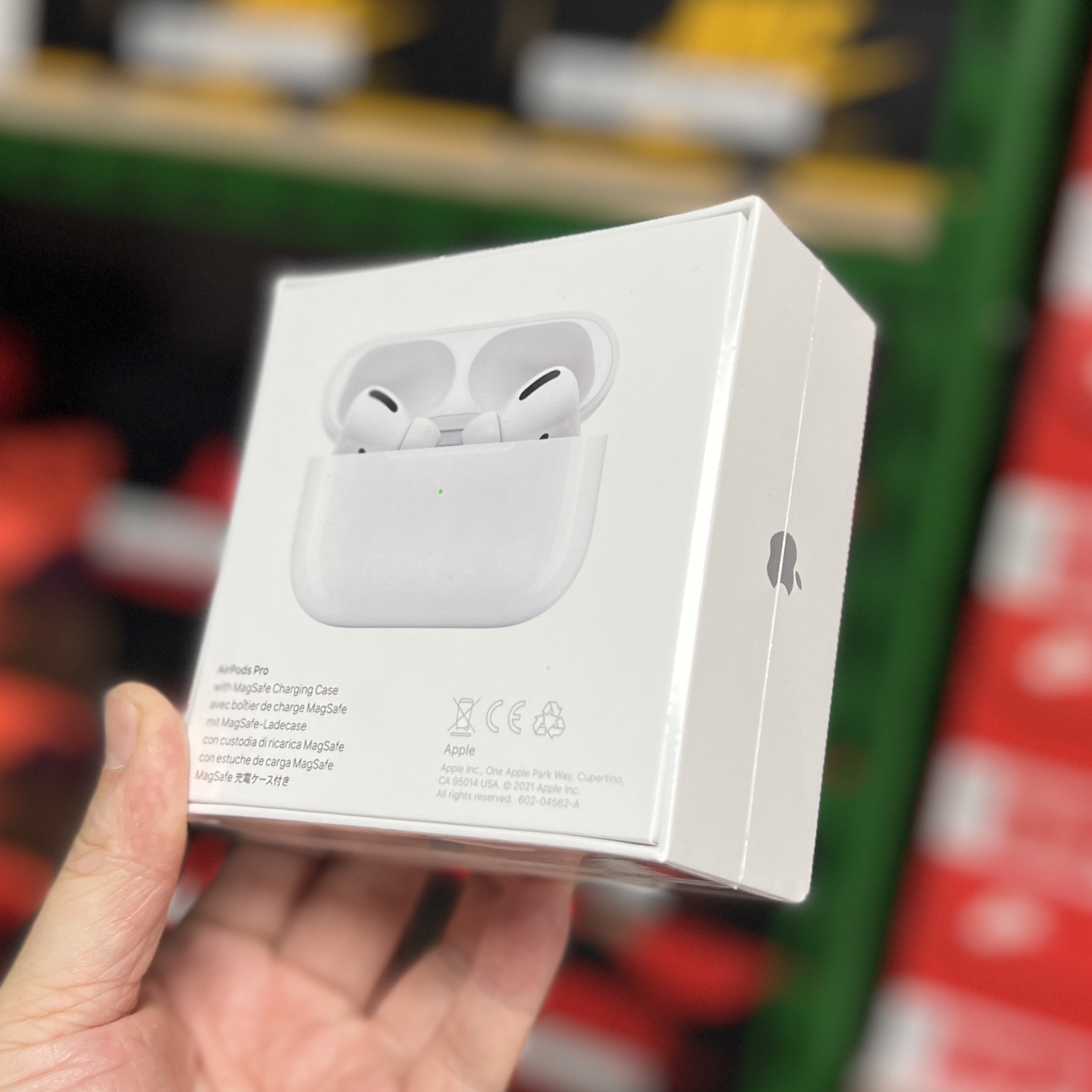 Apple AirPods Pro with MagSafe Charging Case (Korean Ver.) 착용 스타일 - 2