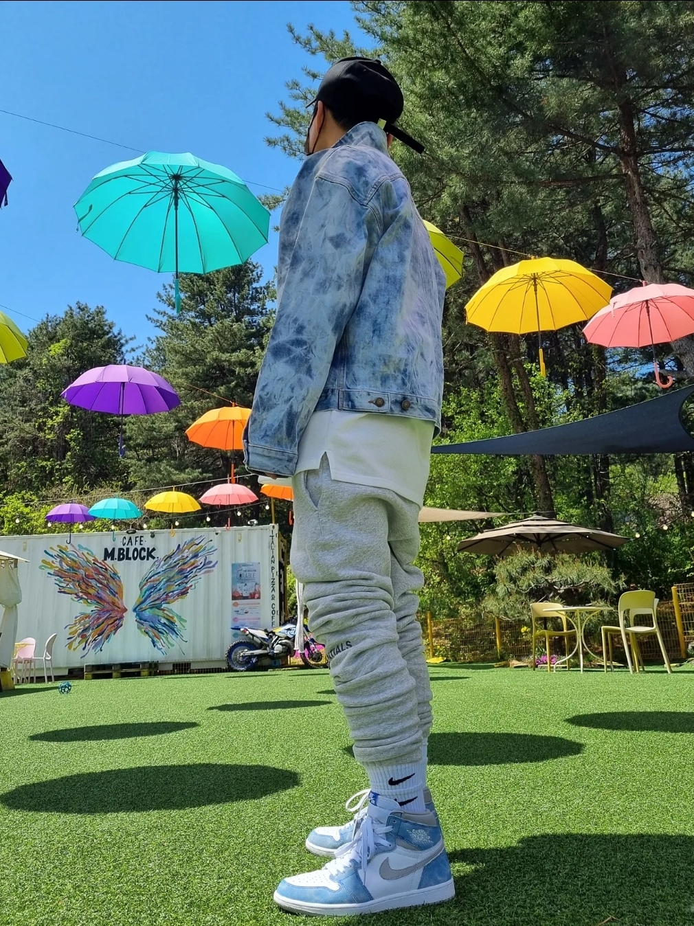 Jordan 1 Retro High OG Hyper Royal, Essentials Sweatpants Heather Grey - 20FW 착용 스타일