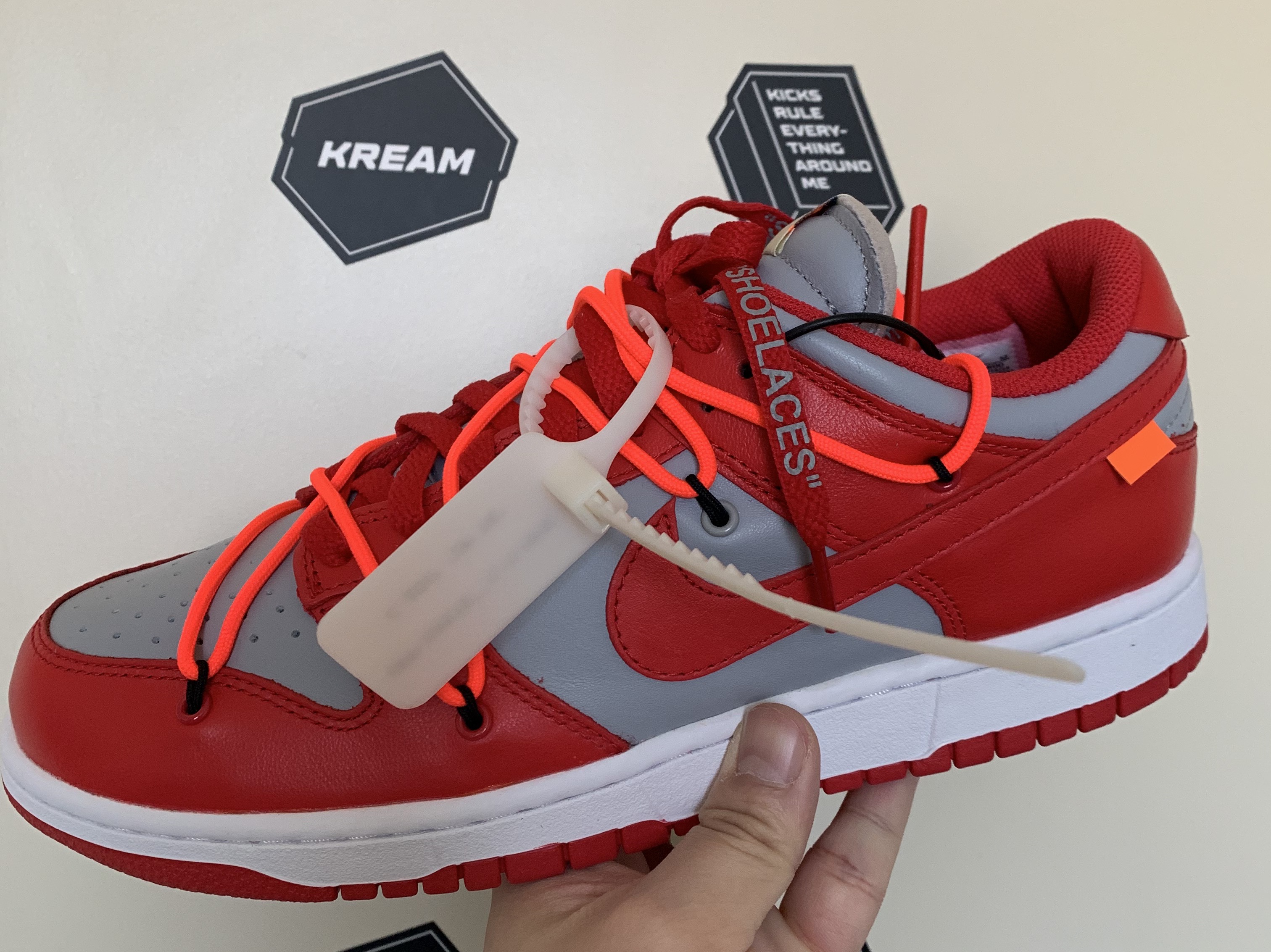 Nike x Off-White Dunk Low University Red 착용 스타일 - 2