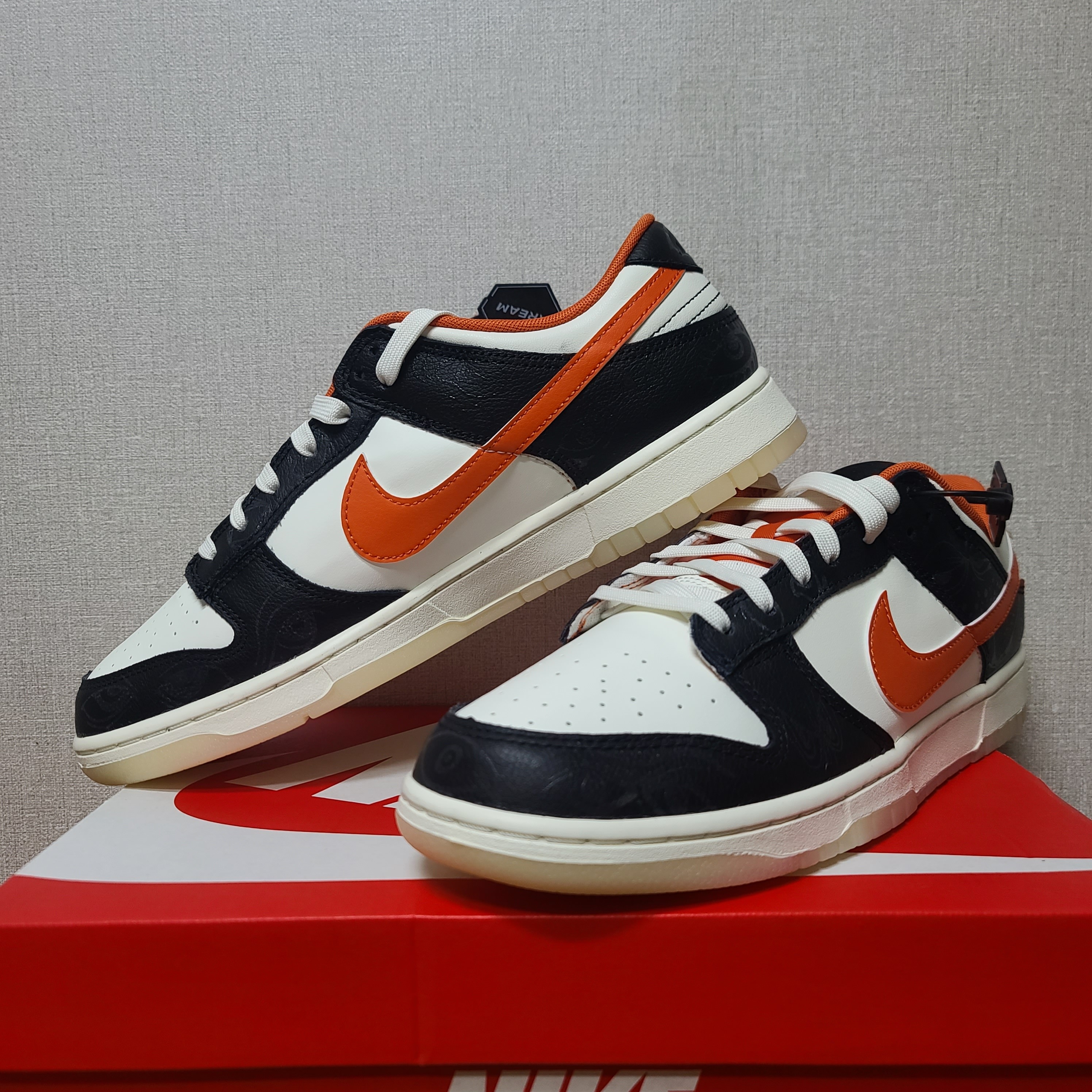Nike Dunk Low Premium Siempre Familia, Nike x Supreme Air Force 1 Low Flax 착용 스타일 - 3