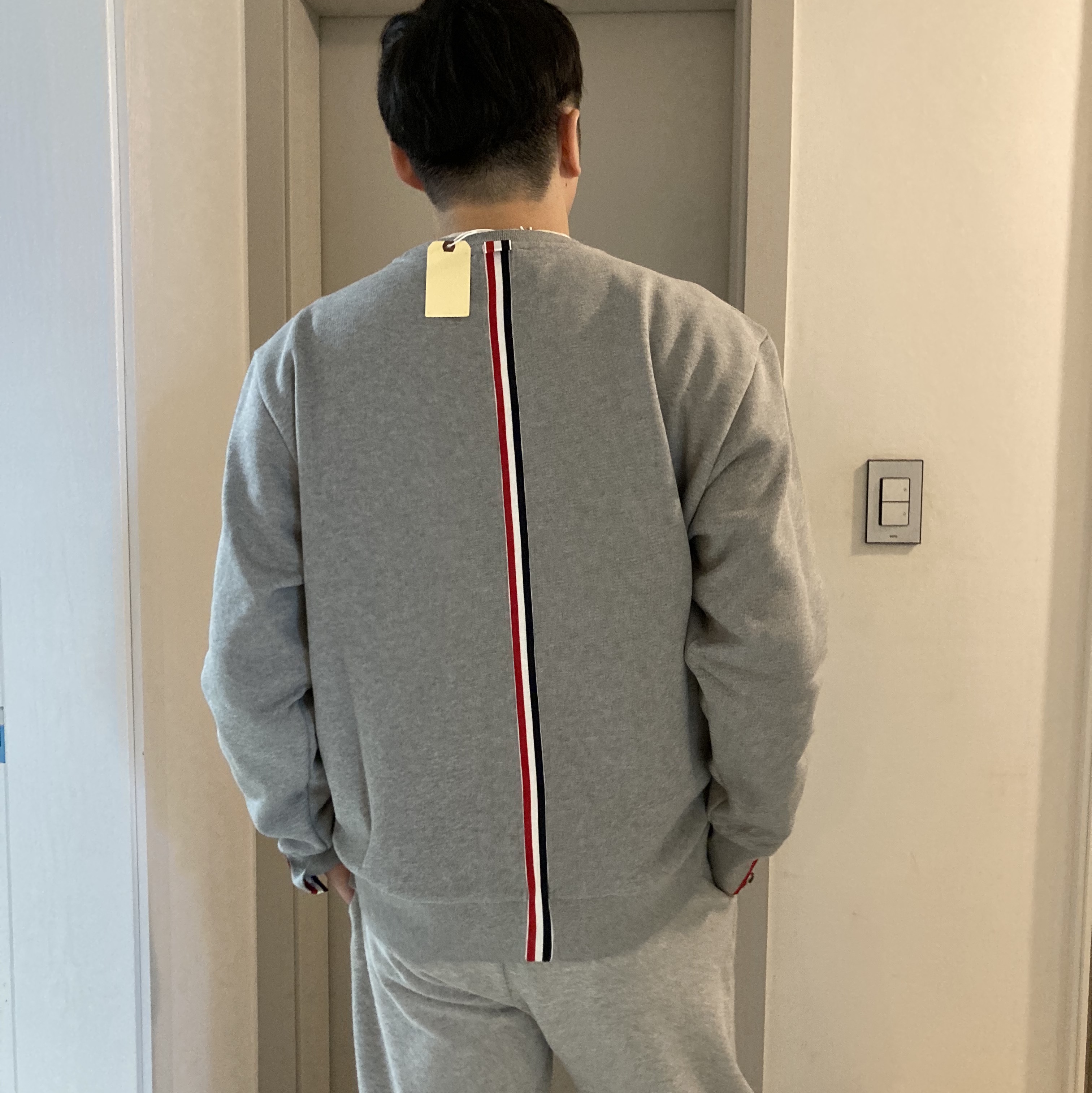 Thom Browne Loopback Center Back Stripe Crewneck Pullover Knit Light Grey 착용 스타일 - 2