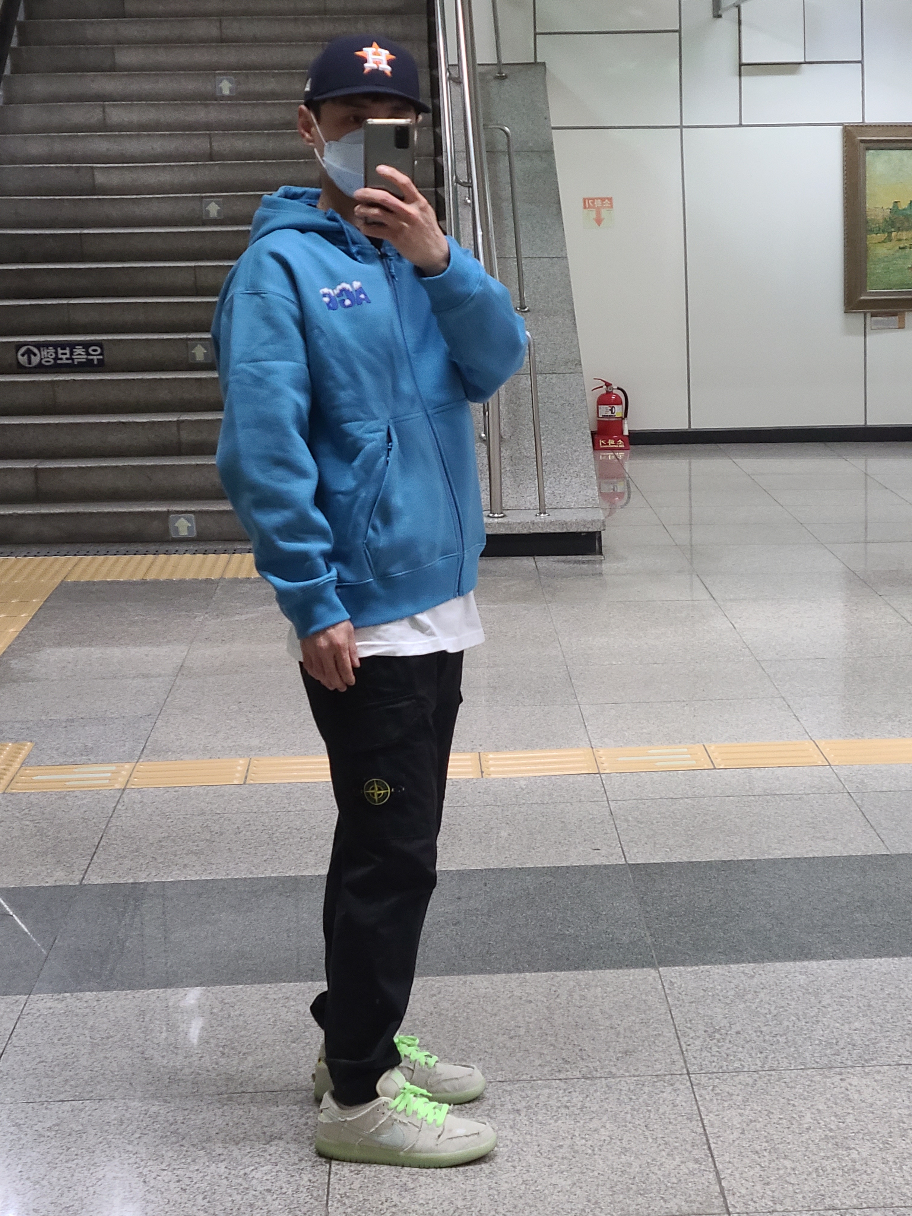 Nike ACG Therma-Fit Full Zip Graphic Hoodie Dutch Blue 착용 스타일