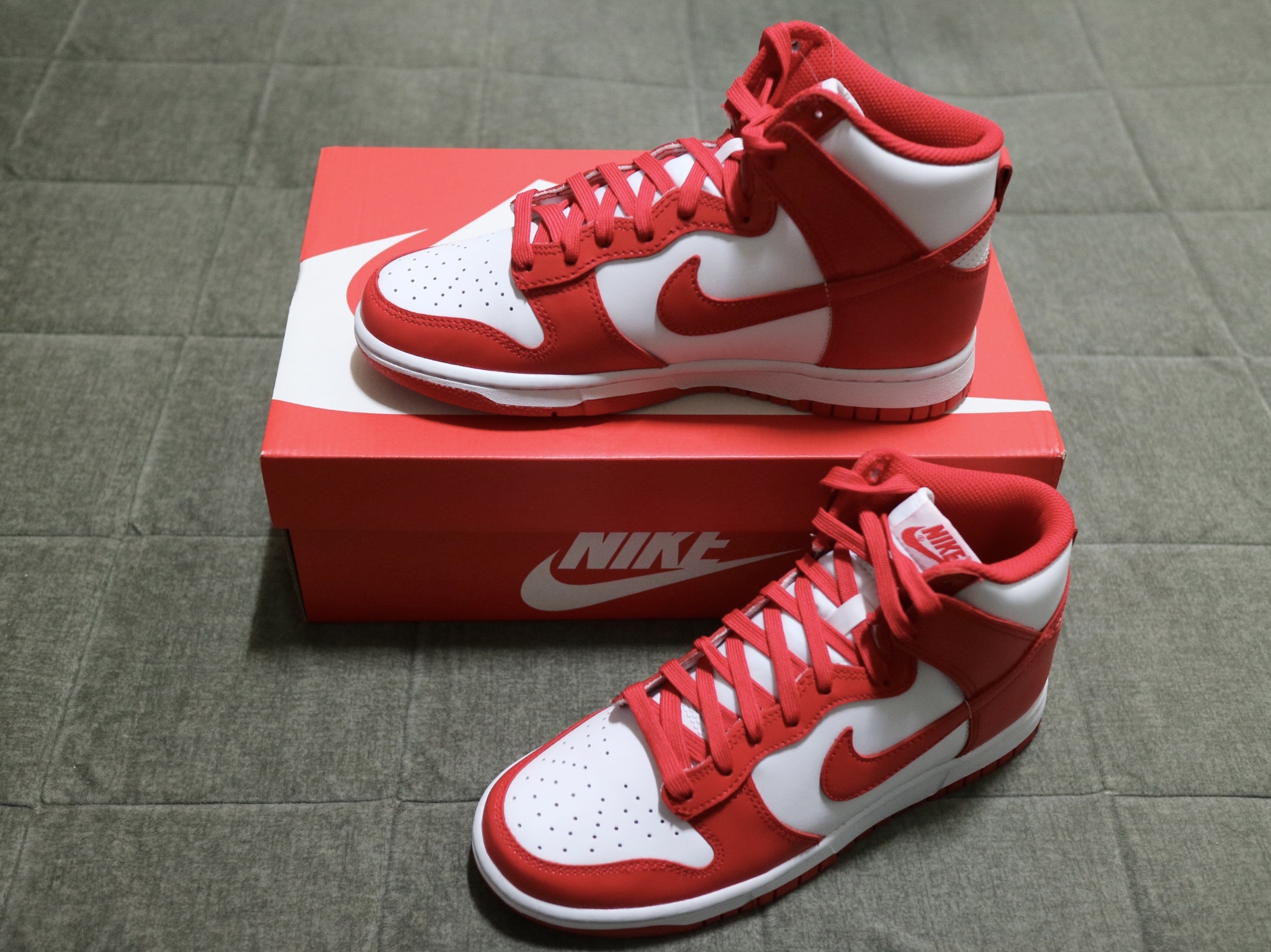 Nike Dunk High Retro Championship White and Red 착용 스타일 - 3
