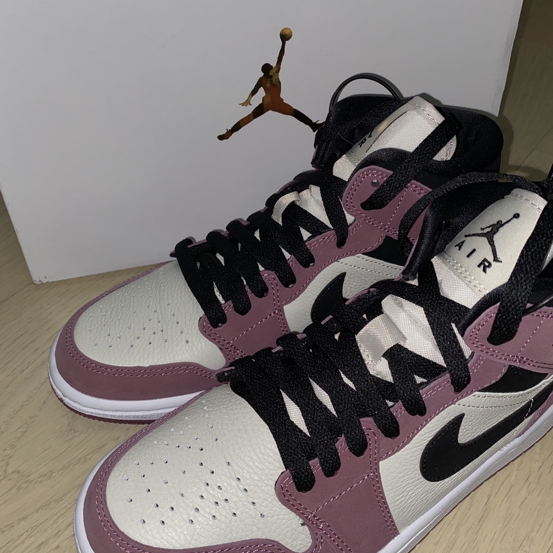 (W) Jordan 1 Mid SE Light Mulberry 착용 스타일 - 2