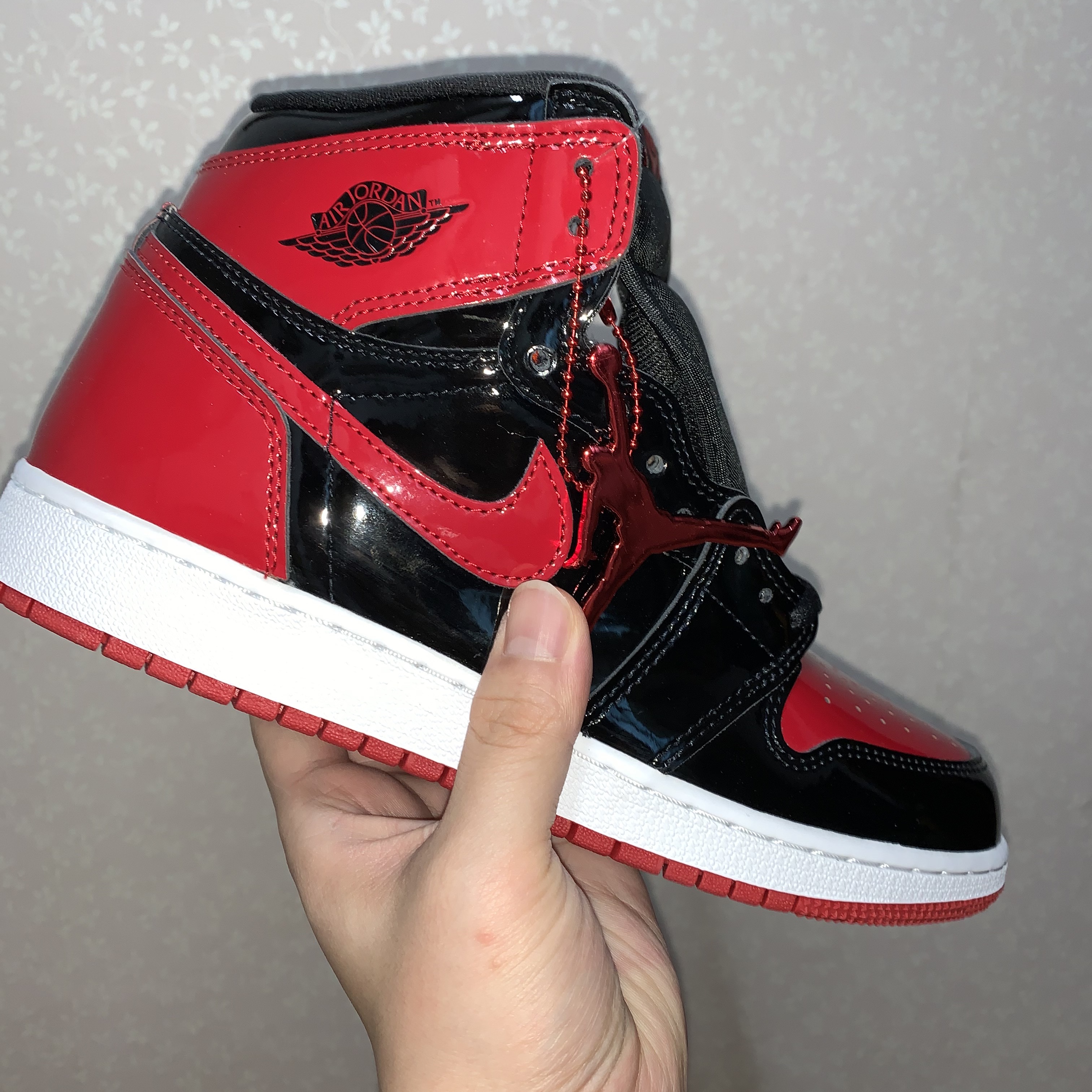 (GS) Jordan 1 Retro High OG Patent Bred 착용 스타일 - 3