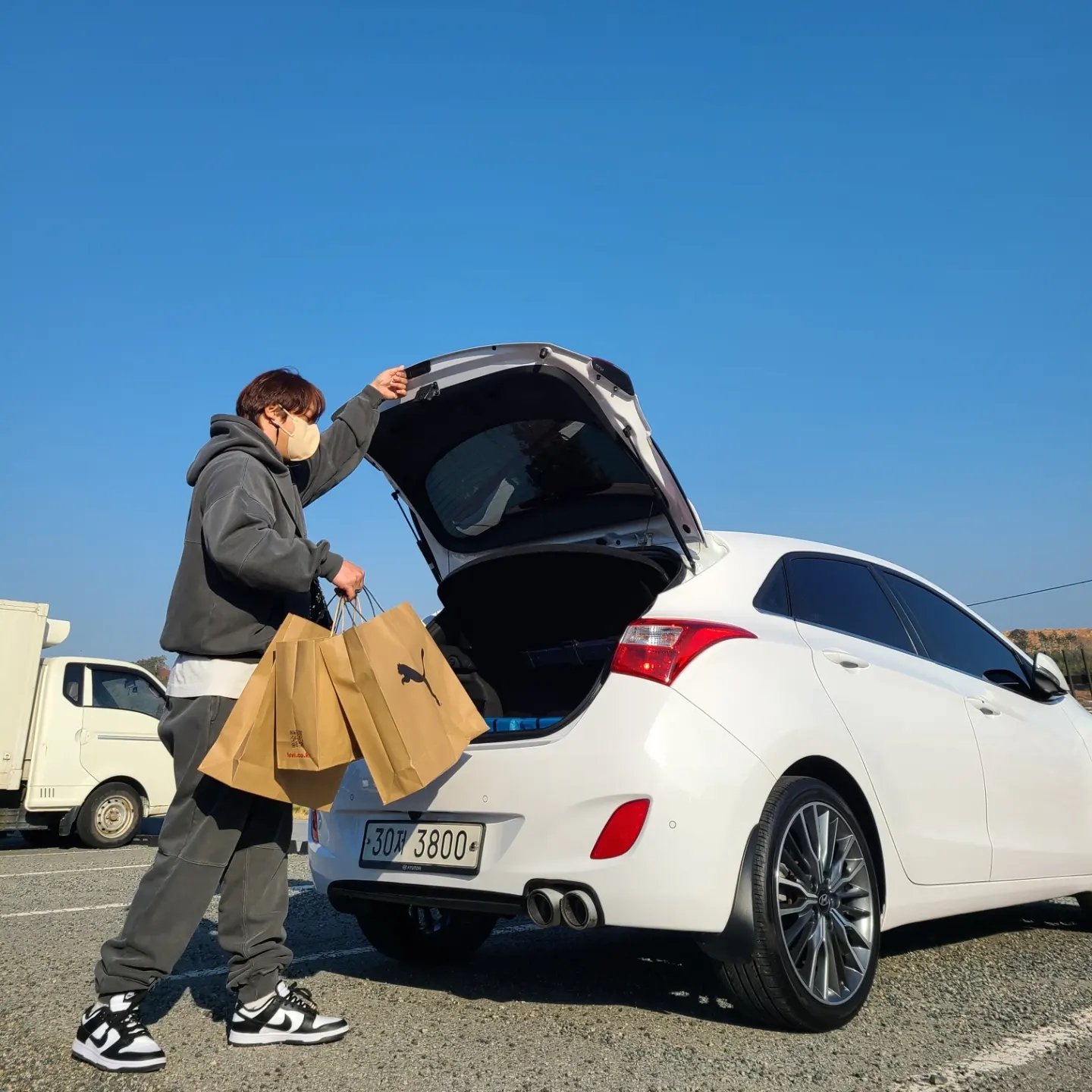 IAB Studio Blocked Pigment Hoodie Black, IAB Studio Blocked Pigment Sweatpants Black 착용 스타일