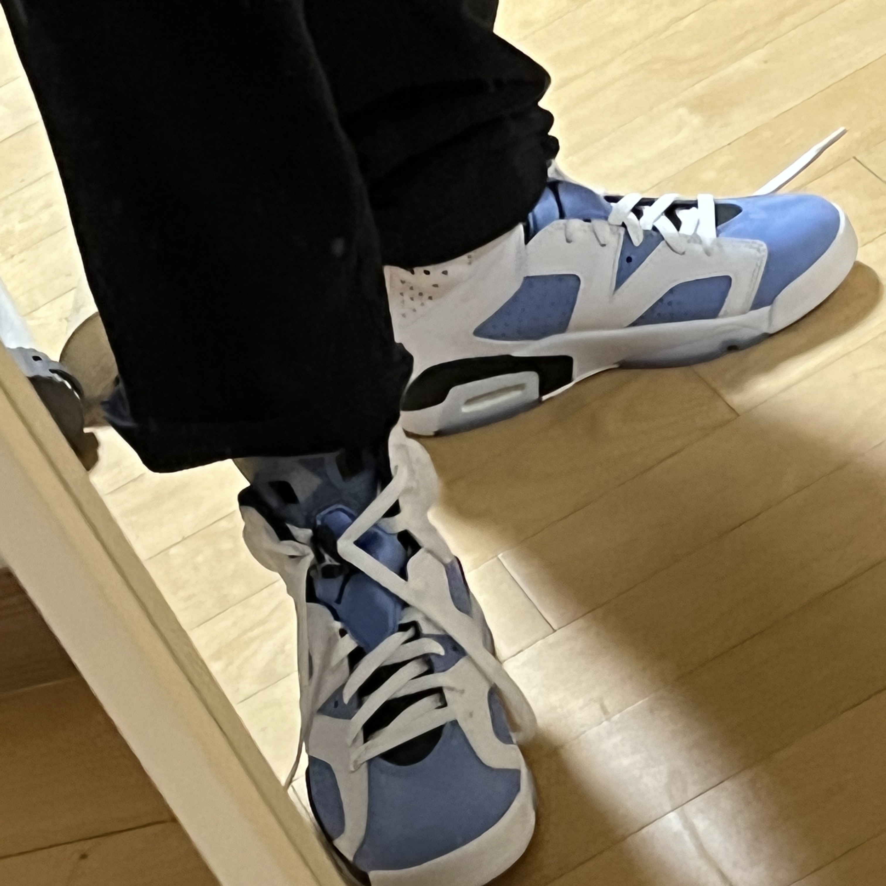 Jordan 6 Retro University Blue, (GS) Jordan 6 Retro University Blue 착용 스타일 - 1