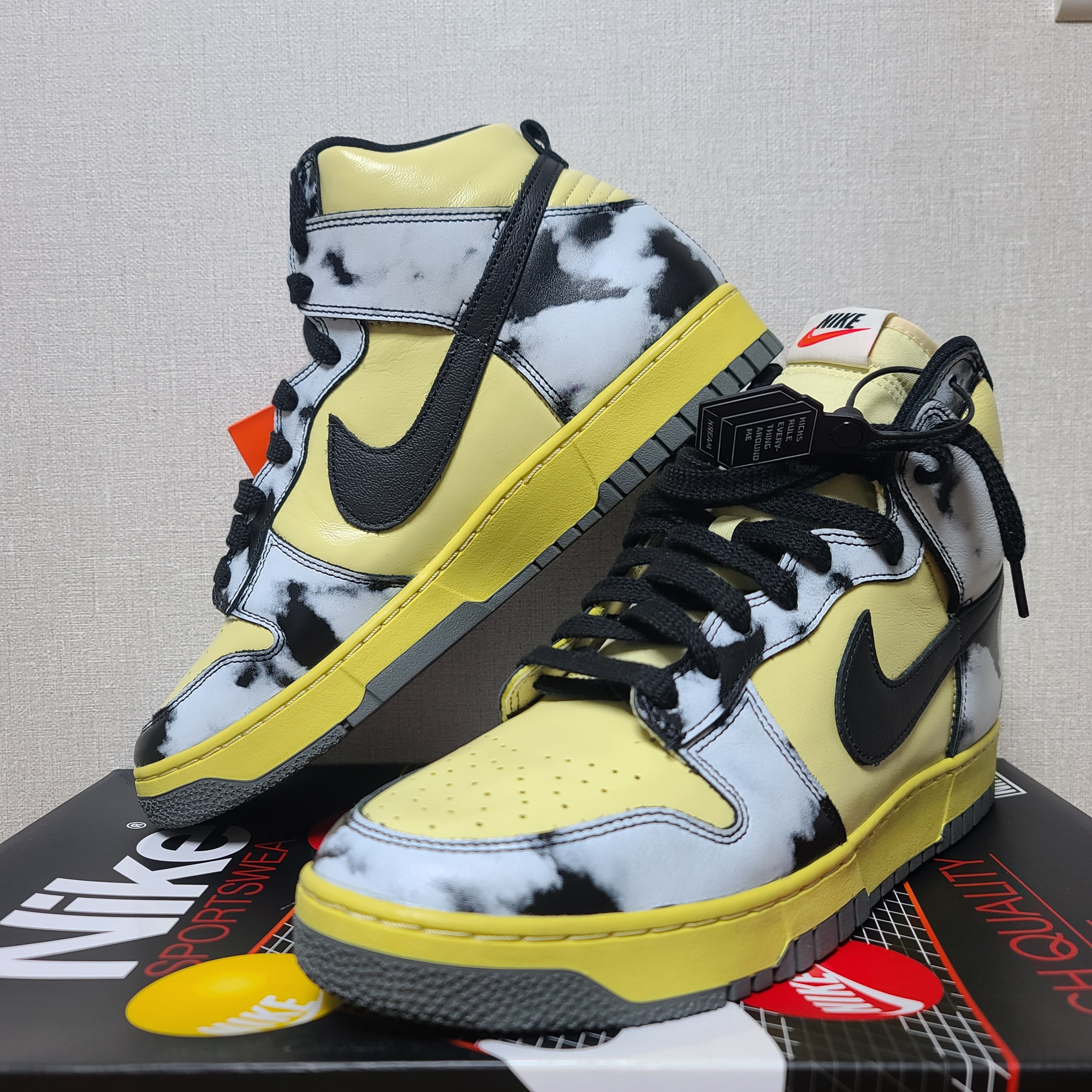 Jordan 1 Retro High Fearless UNC Chicago, Jordan 1 Retro High OG Electro Orange 착용 스타일 - 5