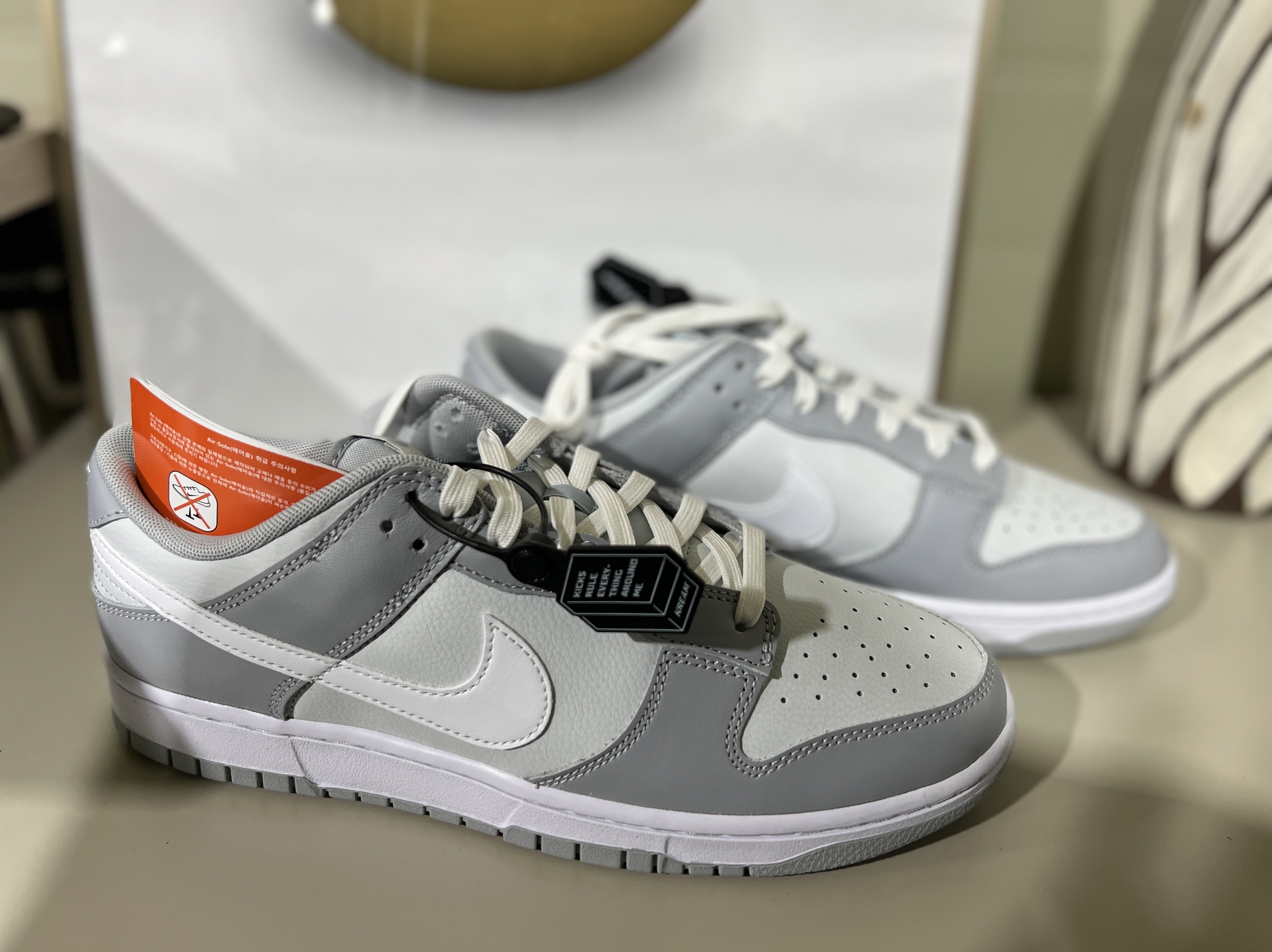 Nike Dunk Low Retro Wolf Grey 착용 스타일 - 2