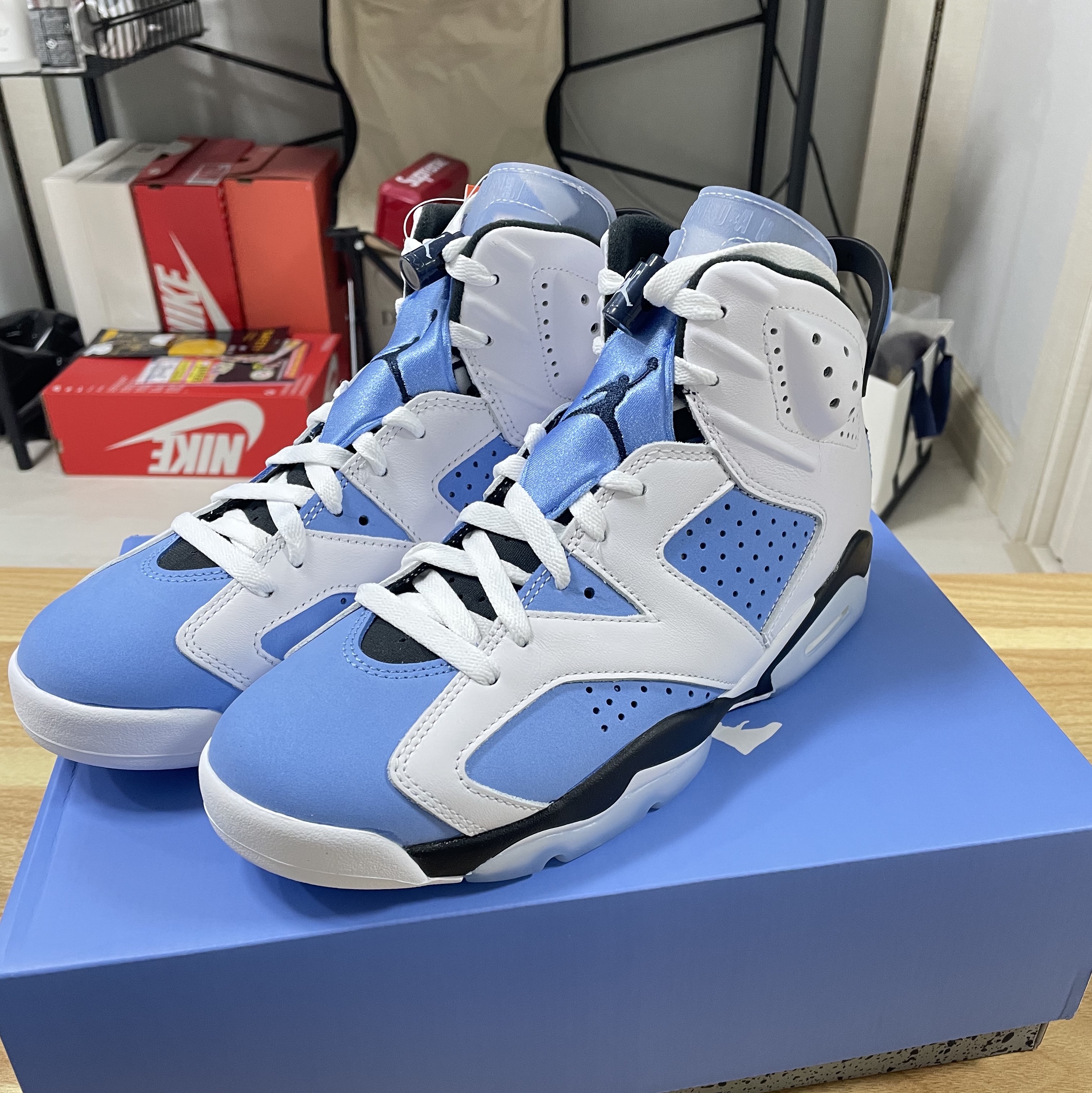 Jordan 6 Retro University Blue 착용 스타일 - 2