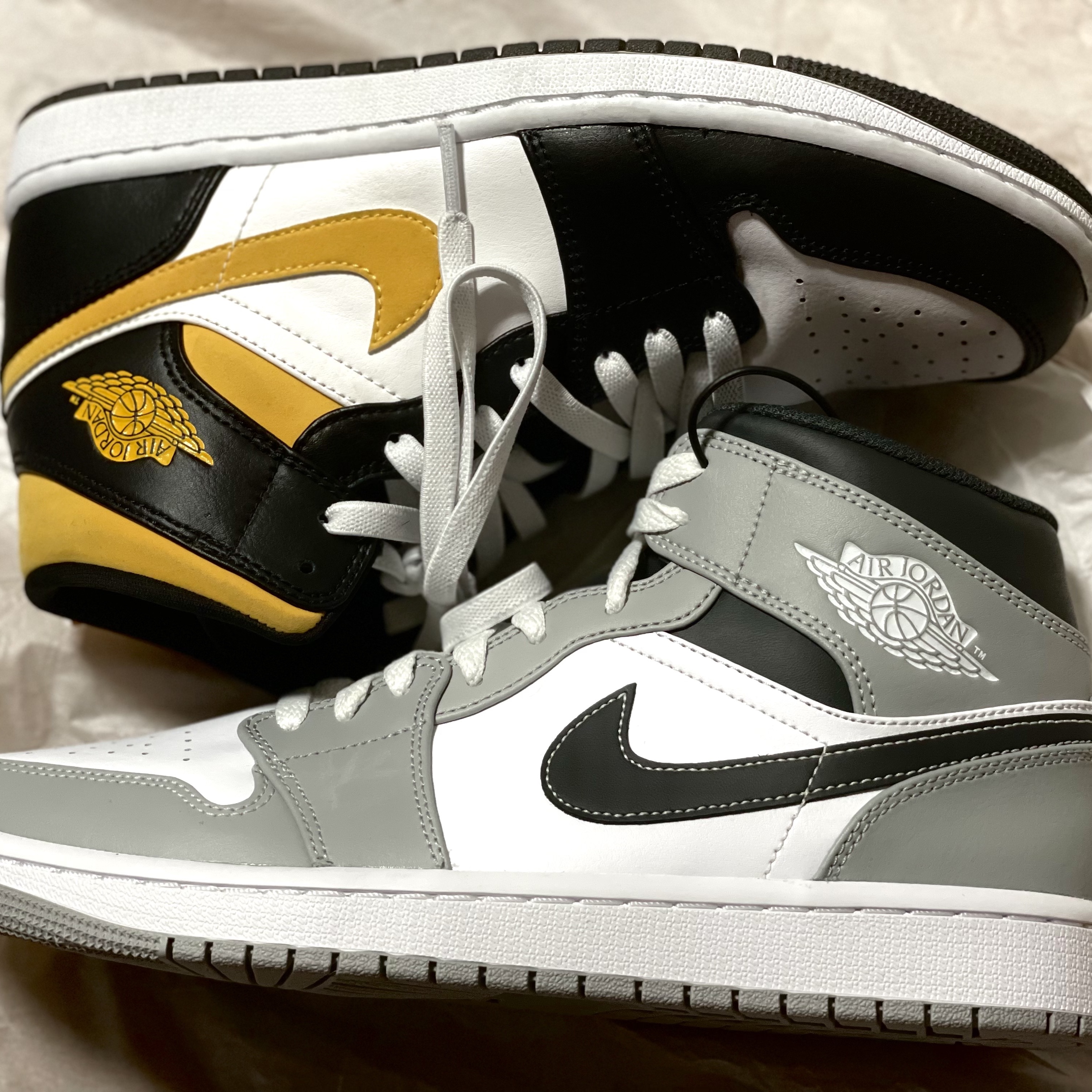Jordan 1 Mid Light Smoke Grey Anthracite, Jordan 1 Mid Pollen 착용 스타일