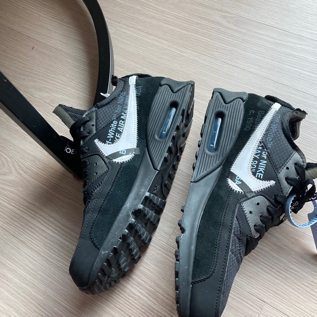 Nike x Off-White Air Max 90 V2 Black White 착용 스타일 - 2