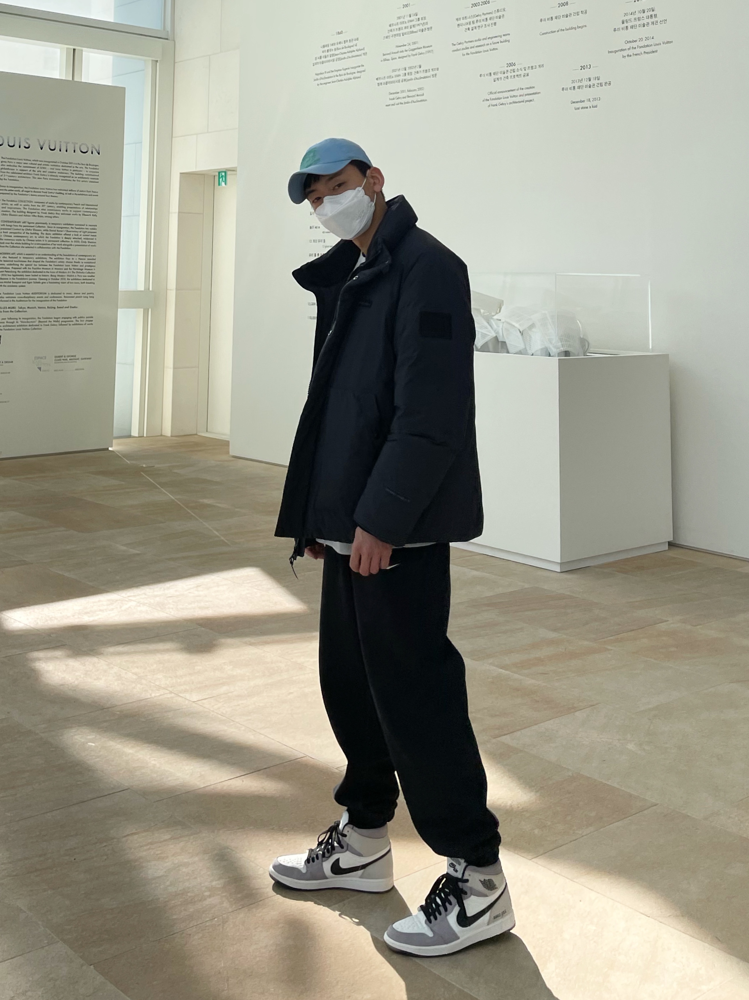 Jordan 1 Element Gore-Tex Sail, Nike NRG Solo Swoosh Fleece Pants Black - US/EU 착용 스타일