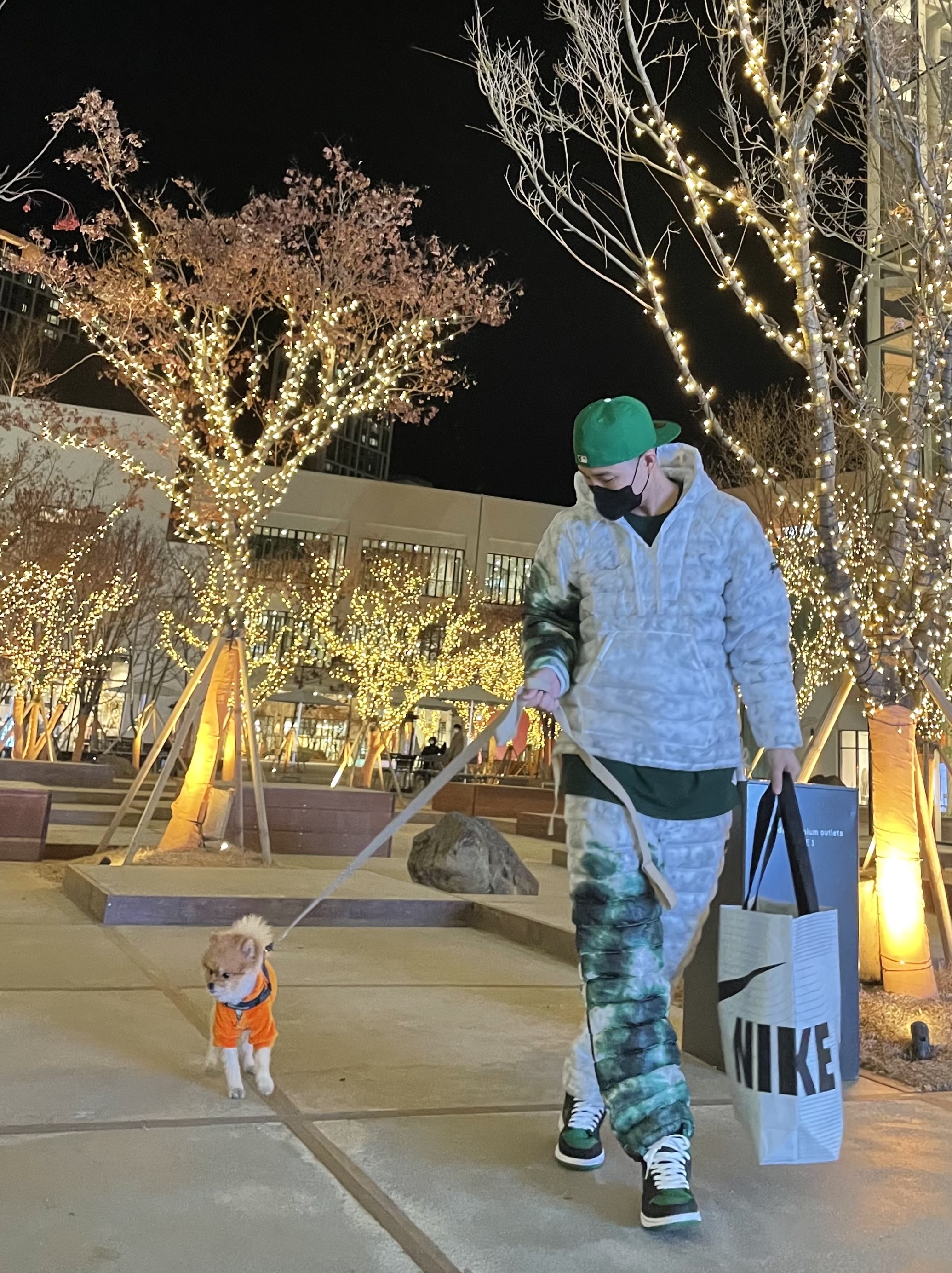 Nike x Drake Nocta Gloves Black, Essentials x New Era Sized Cap Kelly Green 착용 스타일 - 2