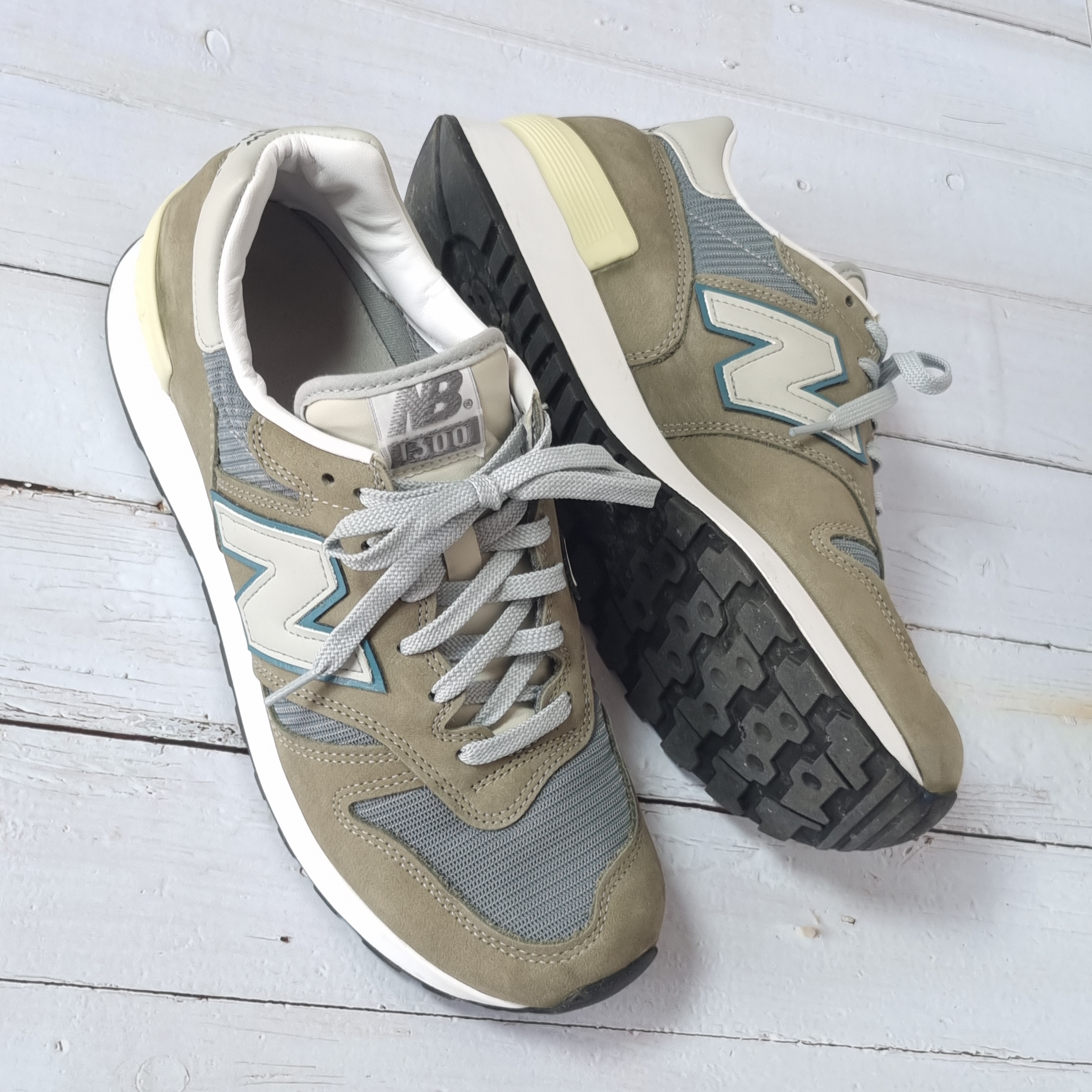 New Balance 1300JP 착용 스타일