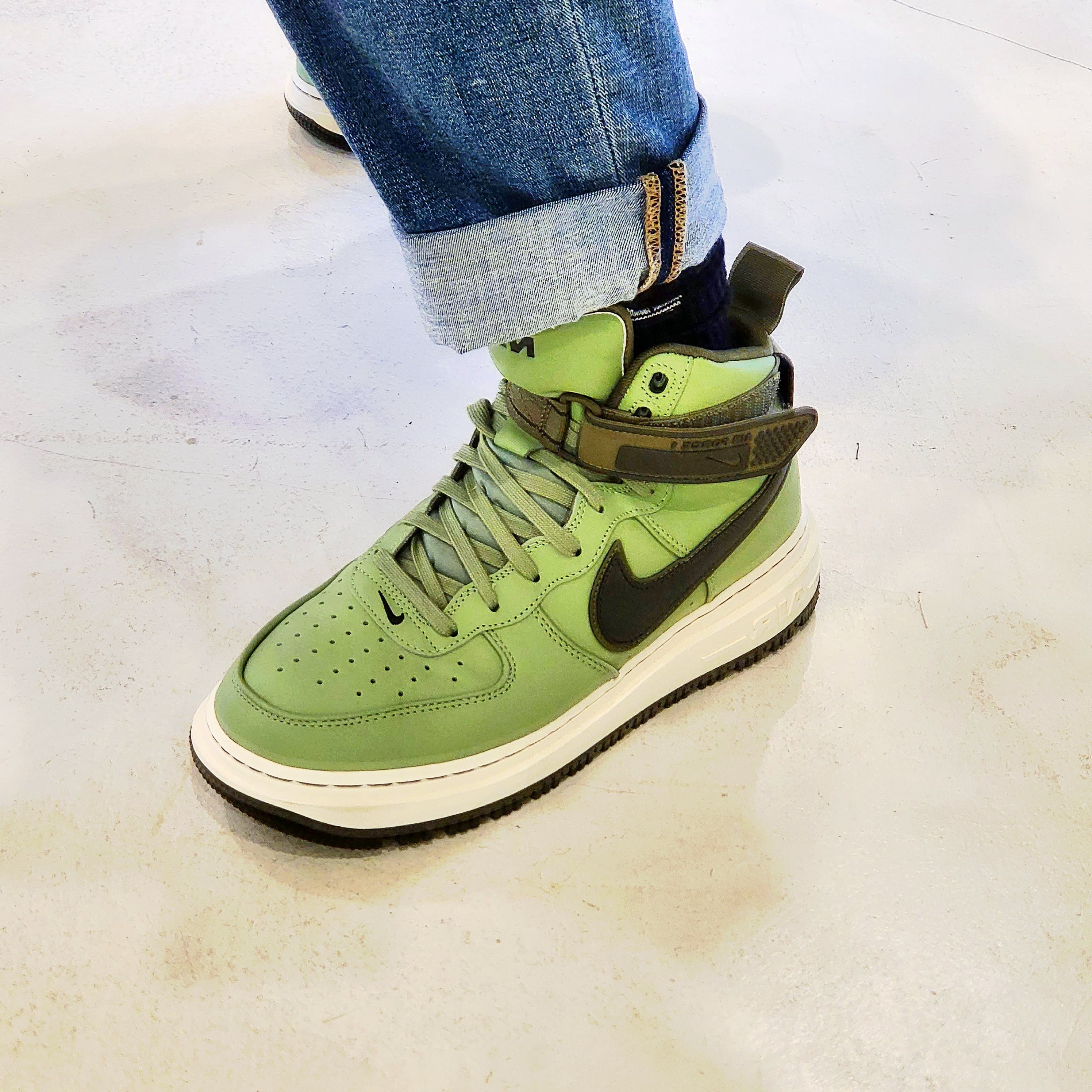 Nike Air Force 1 Boot Oil Green 착용 스타일