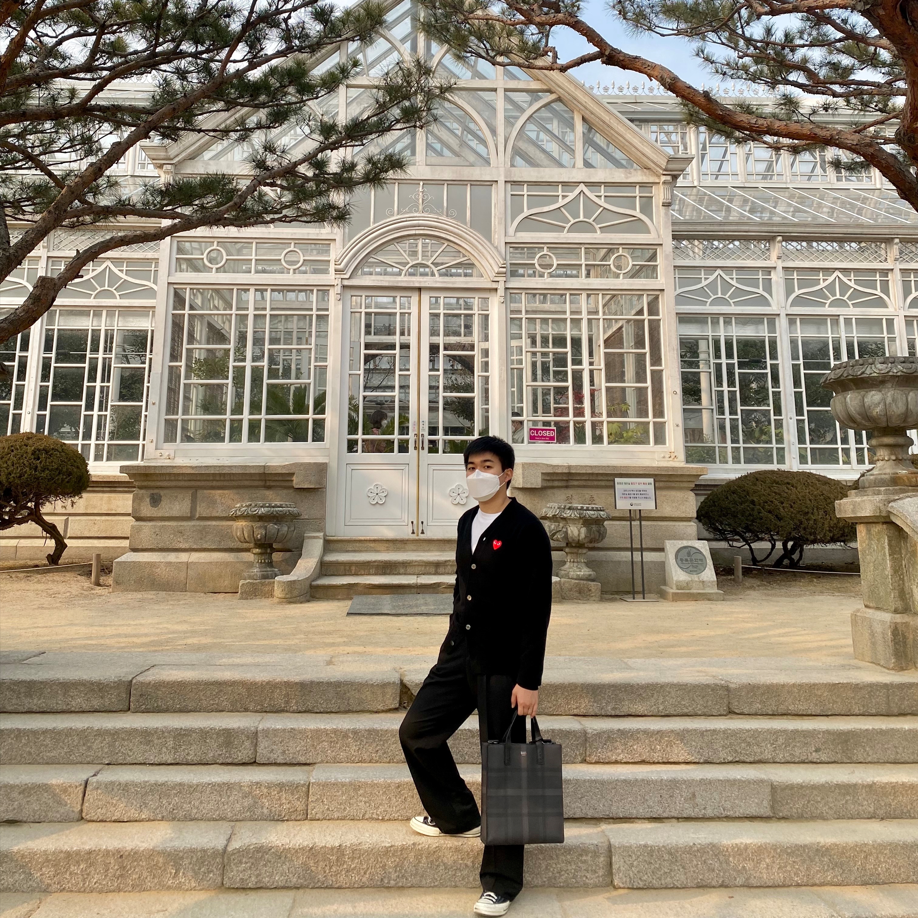 Play Comme des Garcons Knit Red Heart Cardigan Black, Converse Chuck 70 Hi Black 착용 스타일