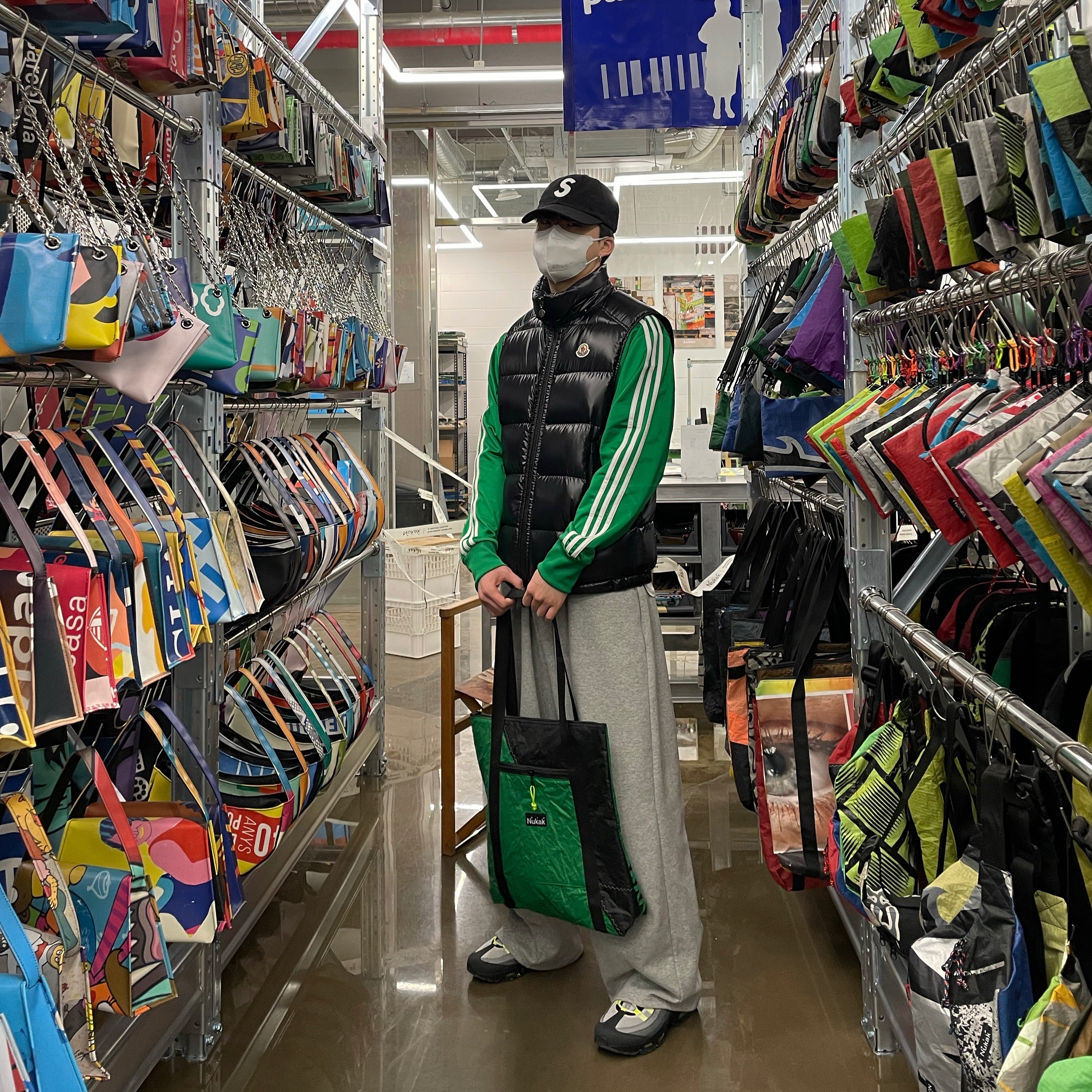 Nike Air Max 95 OG Neon Yellow 2020, Supreme Terry S Logo 6-Panel Black - 21SS 착용 스타일