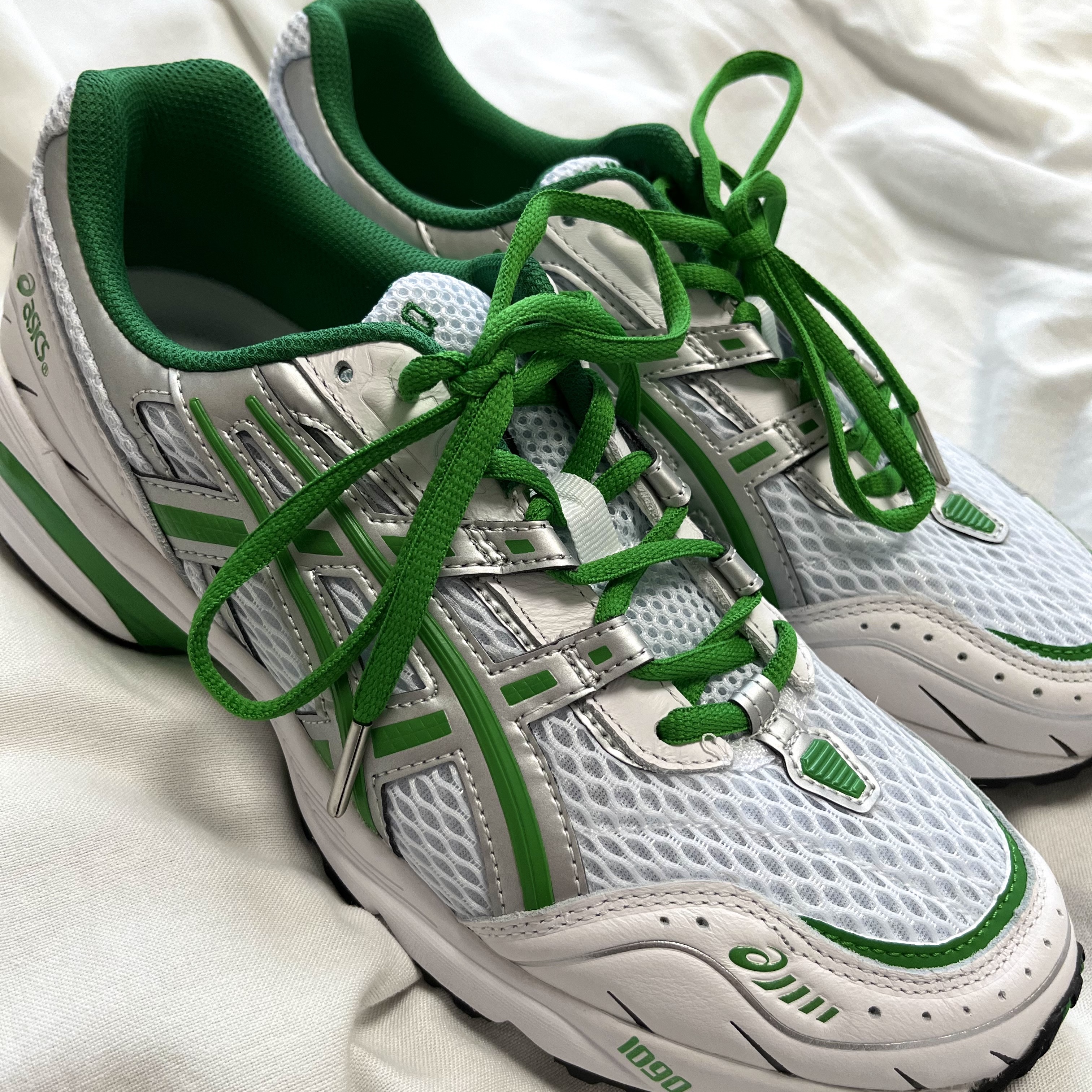 Asics Gel-1090 White Green 착용 스타일
