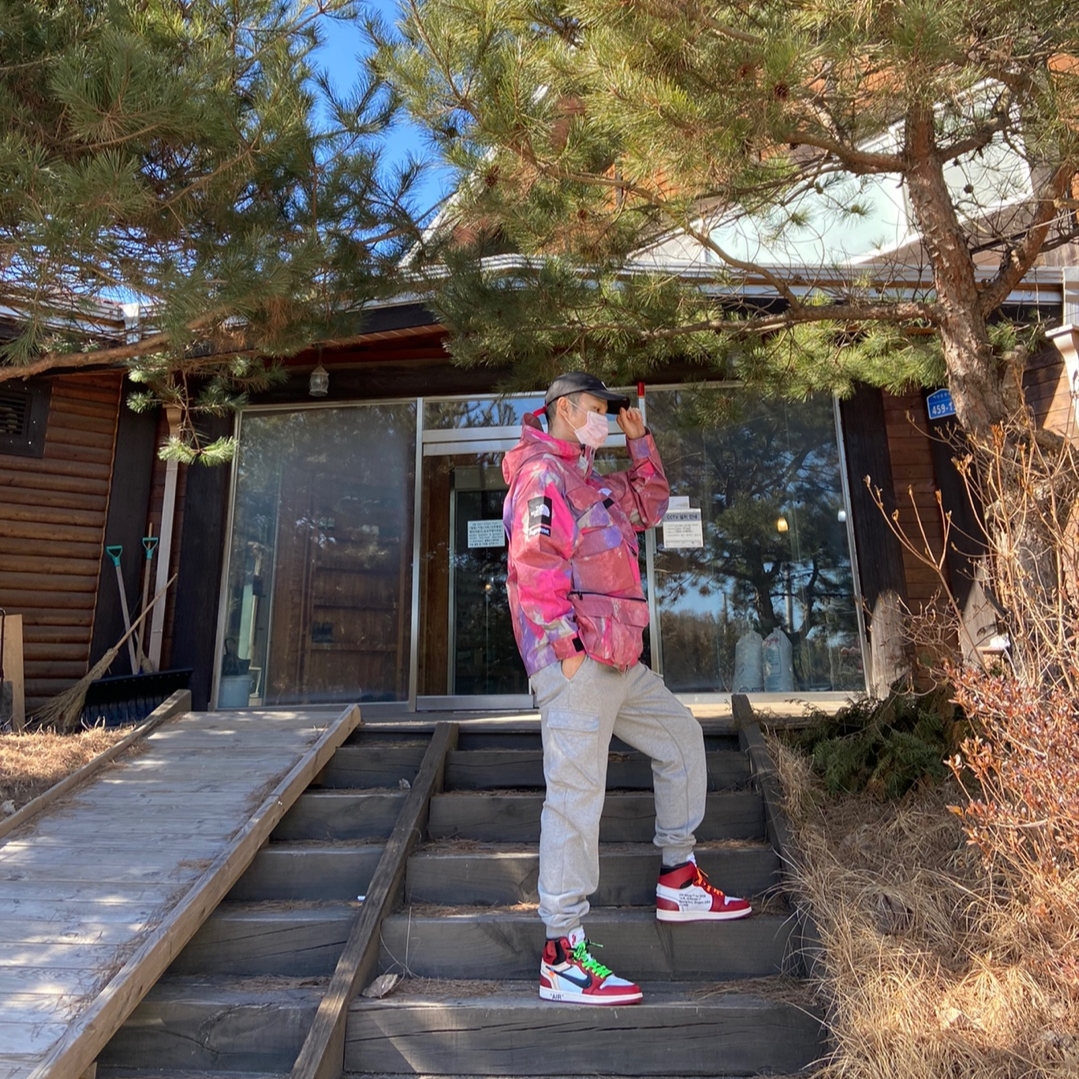 Supreme x The North Face Cargo Jacket Multi-Color - 20SS, Jordan 1 x Off-White Retro High Chicago The Ten 착용 스타일 - 1