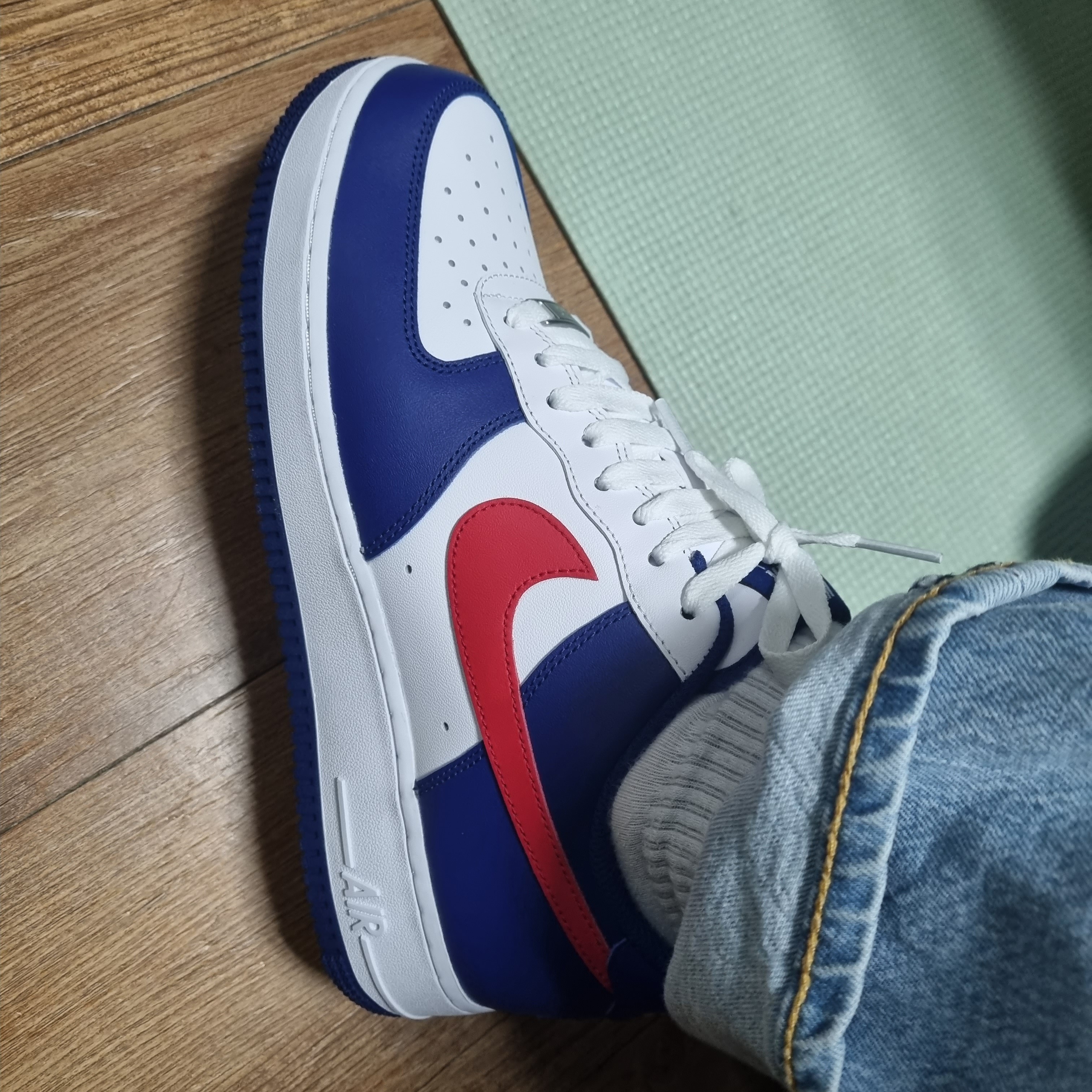 Nike Air Force 1 Low Independence Day 착용 스타일 - 3