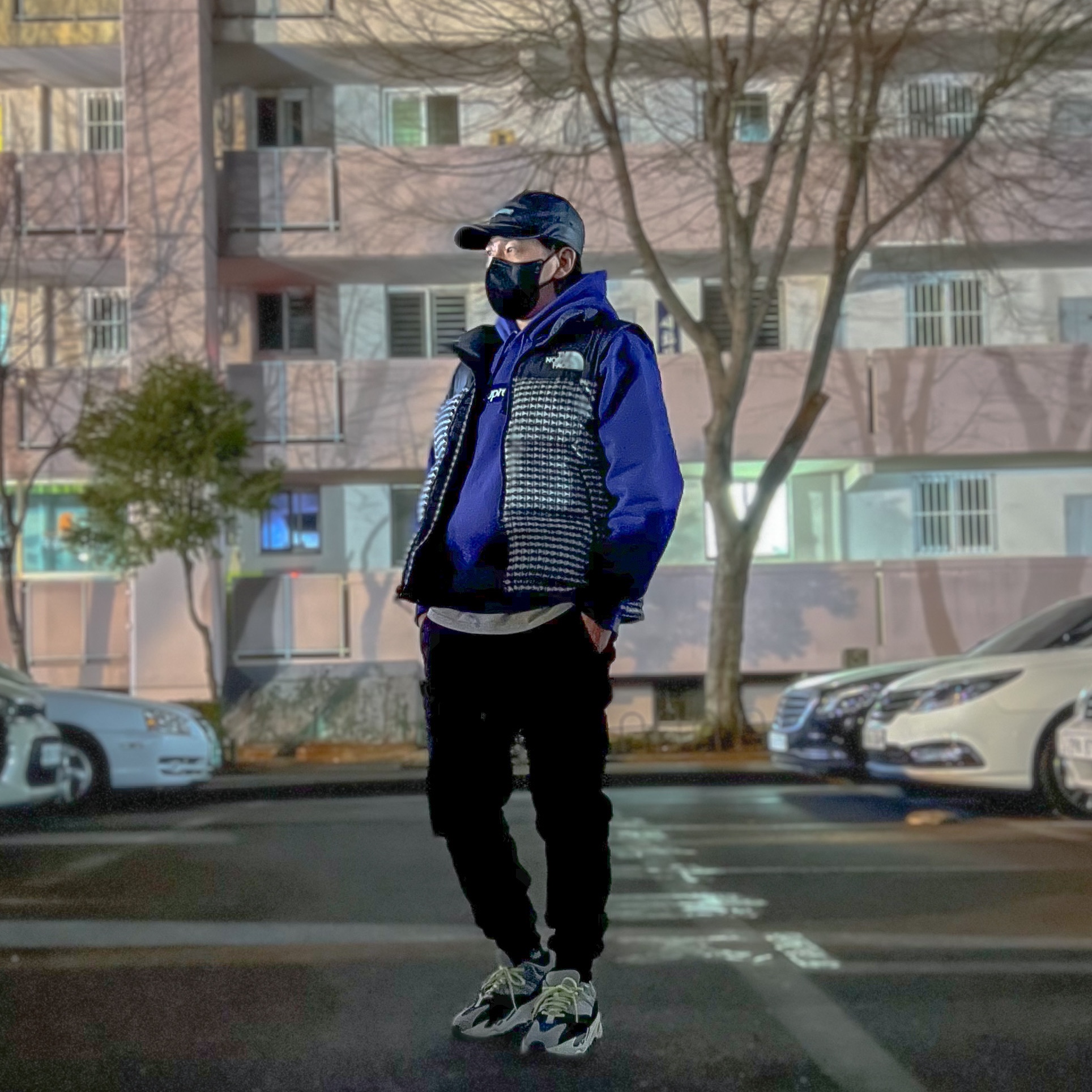 Supreme Leather Camp Cap Black - 21SS, Supreme Box Logo Hooded Sweatshirt Washed Navy - 21FW 착용 스타일