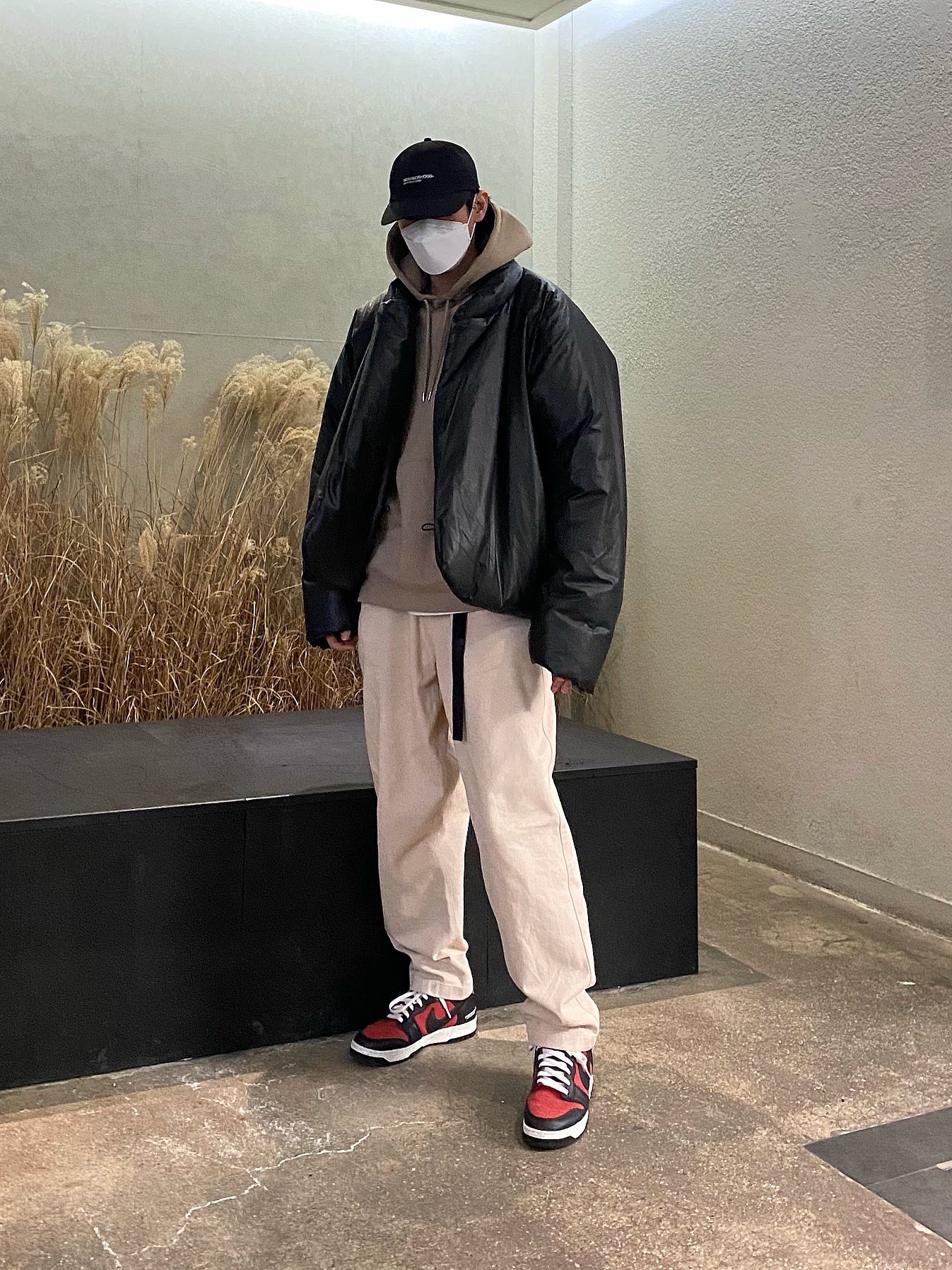 Nike x Undercover Dunk High 1985 Gym Red, Jordan x Travis Scott Pullover Hoodie - US/EU 착용 스타일