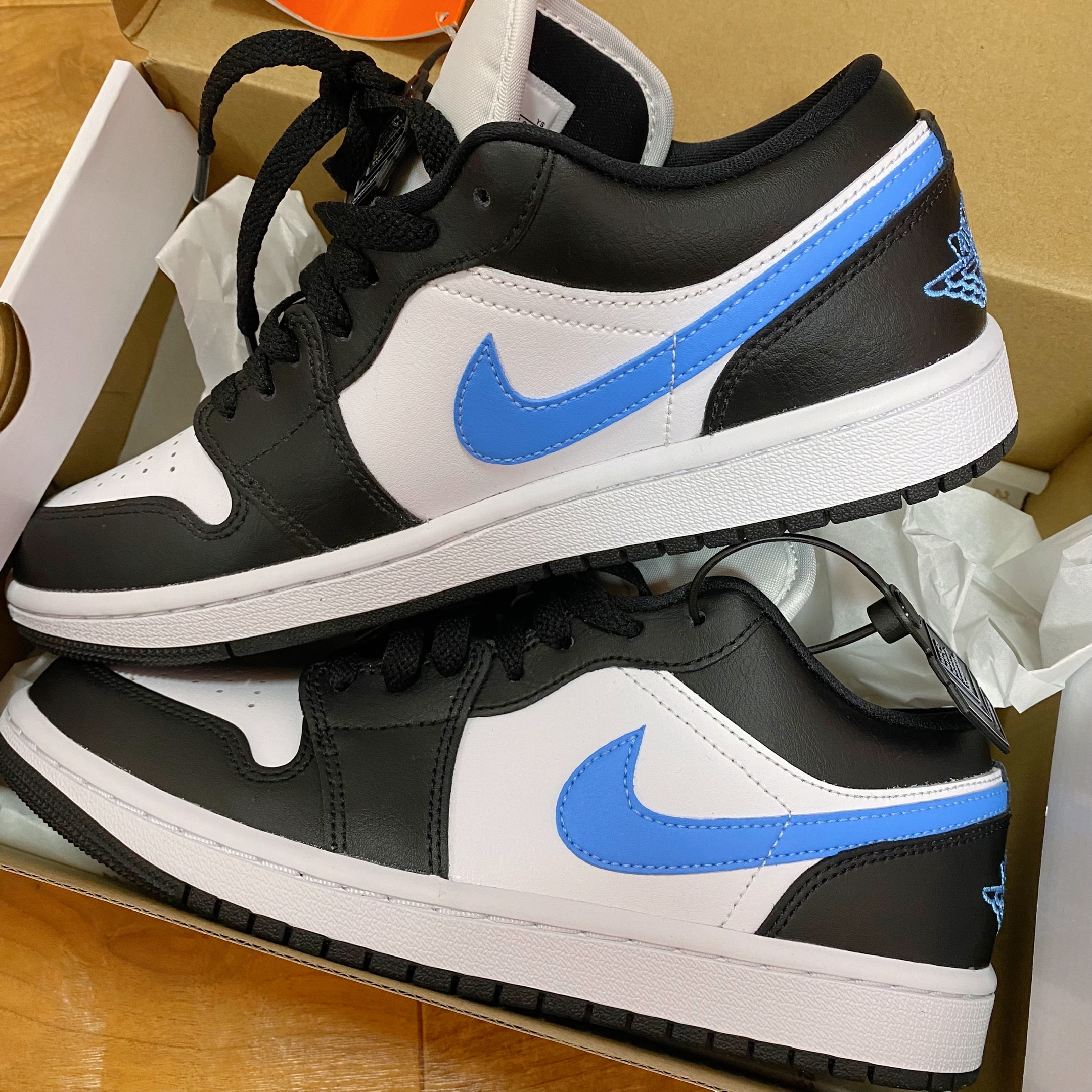 (W) Jordan 1 Low Black University Blue 착용 스타일 - 2