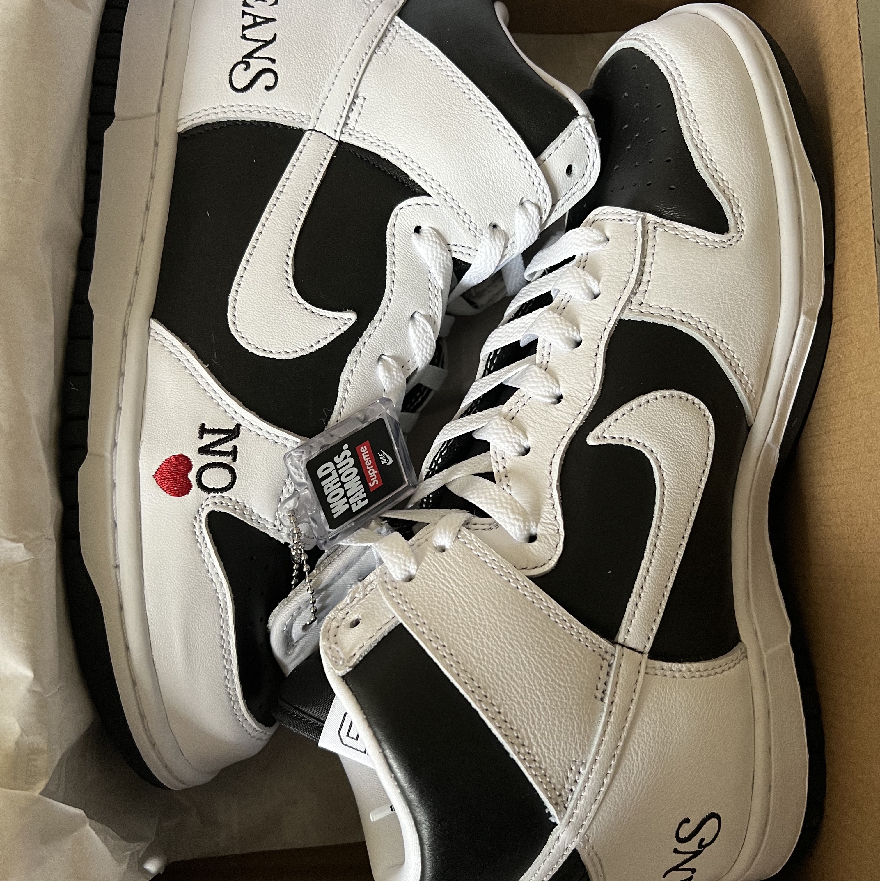 Nike x Supreme SB Dunk High OG QS By Any Means Black White 착용 스타일