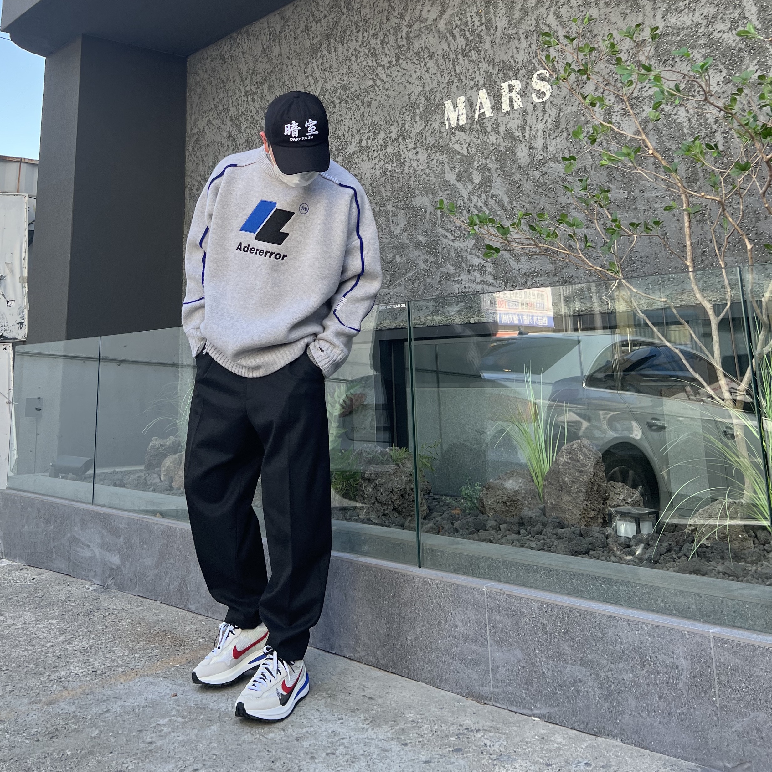 Nike x Sacai VaporWaffle Royal Fuchsia, Zara x Ader Error Oversize Sweater Grey 착용 스타일