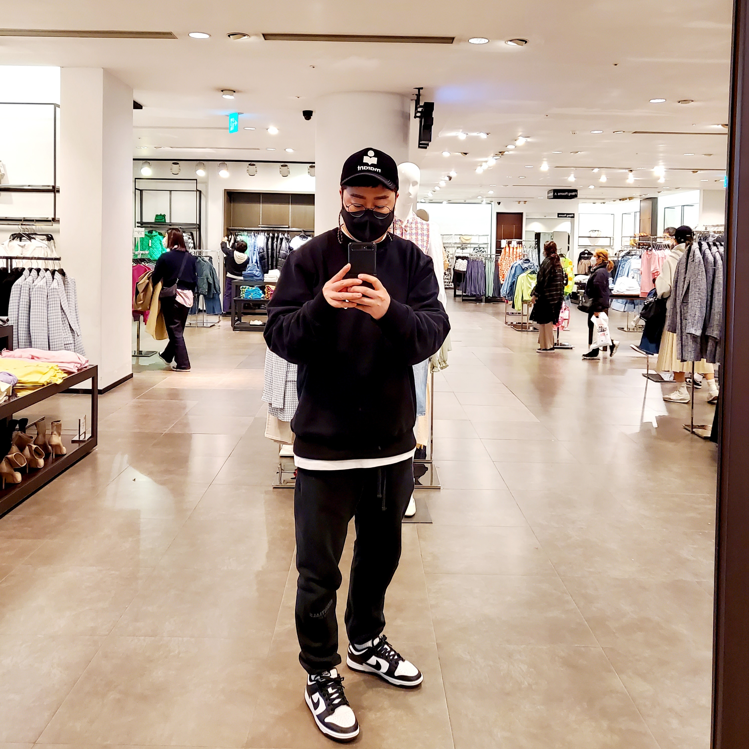 Isabel Marant Tyronh Cap Black - 21FW, Stussy Dice Crew Black 착용 스타일 - 2