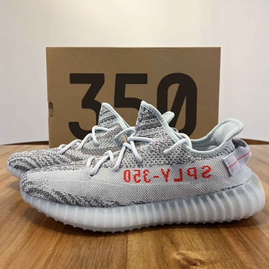 Adidas Yeezy Boost 350 V2 Blue Tint 2017 착용 스타일 - 1
