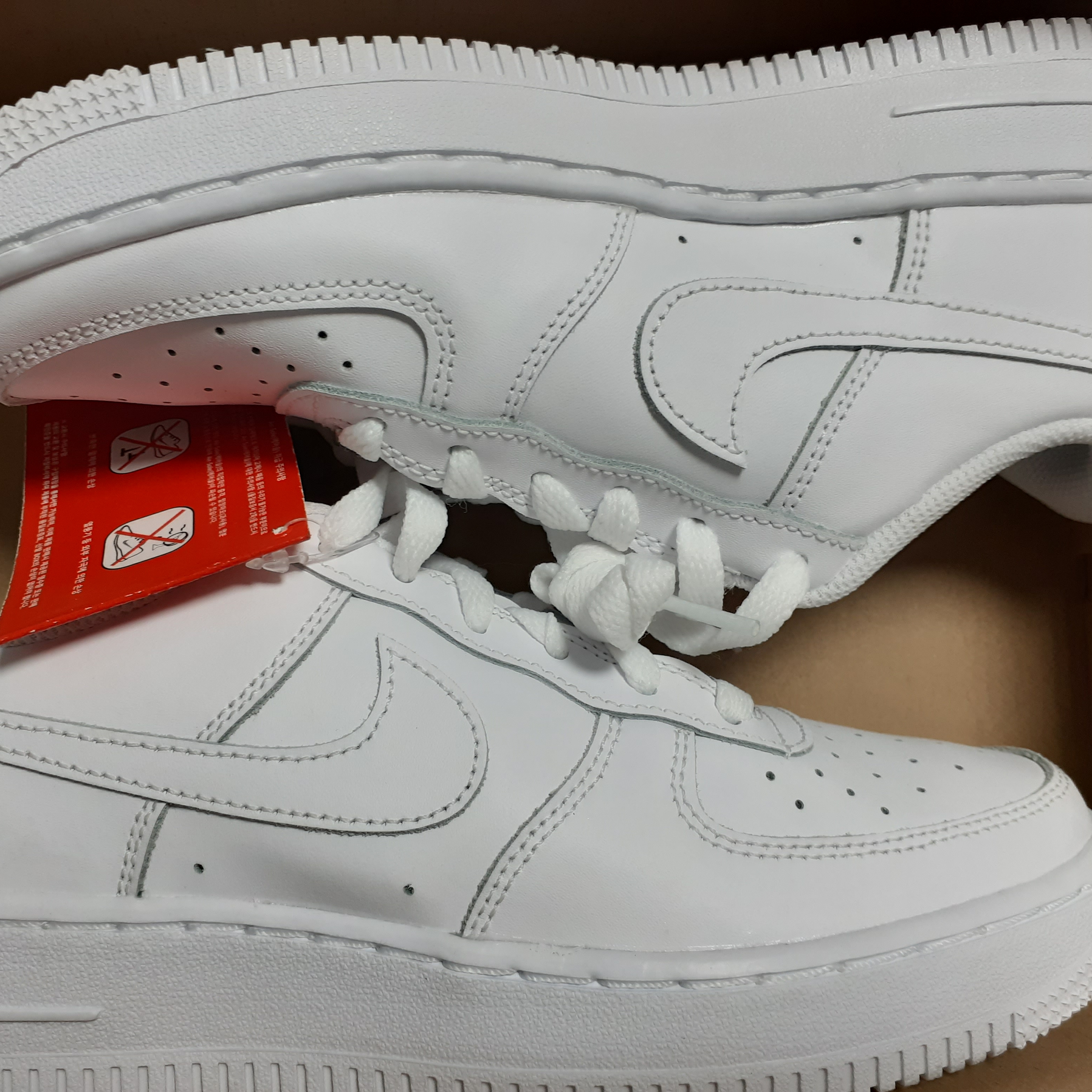 Nike Air Force 1 '07 Low White 착용 스타일 - 4