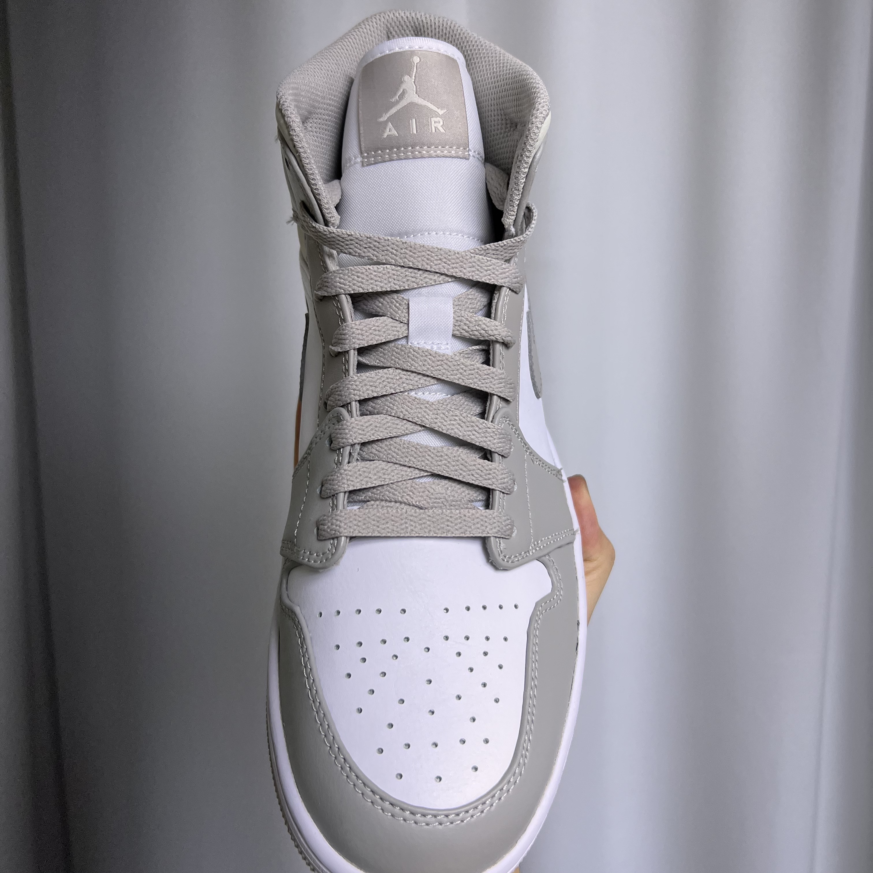 Jordan 1 Mid College Grey 착용 스타일 - 4