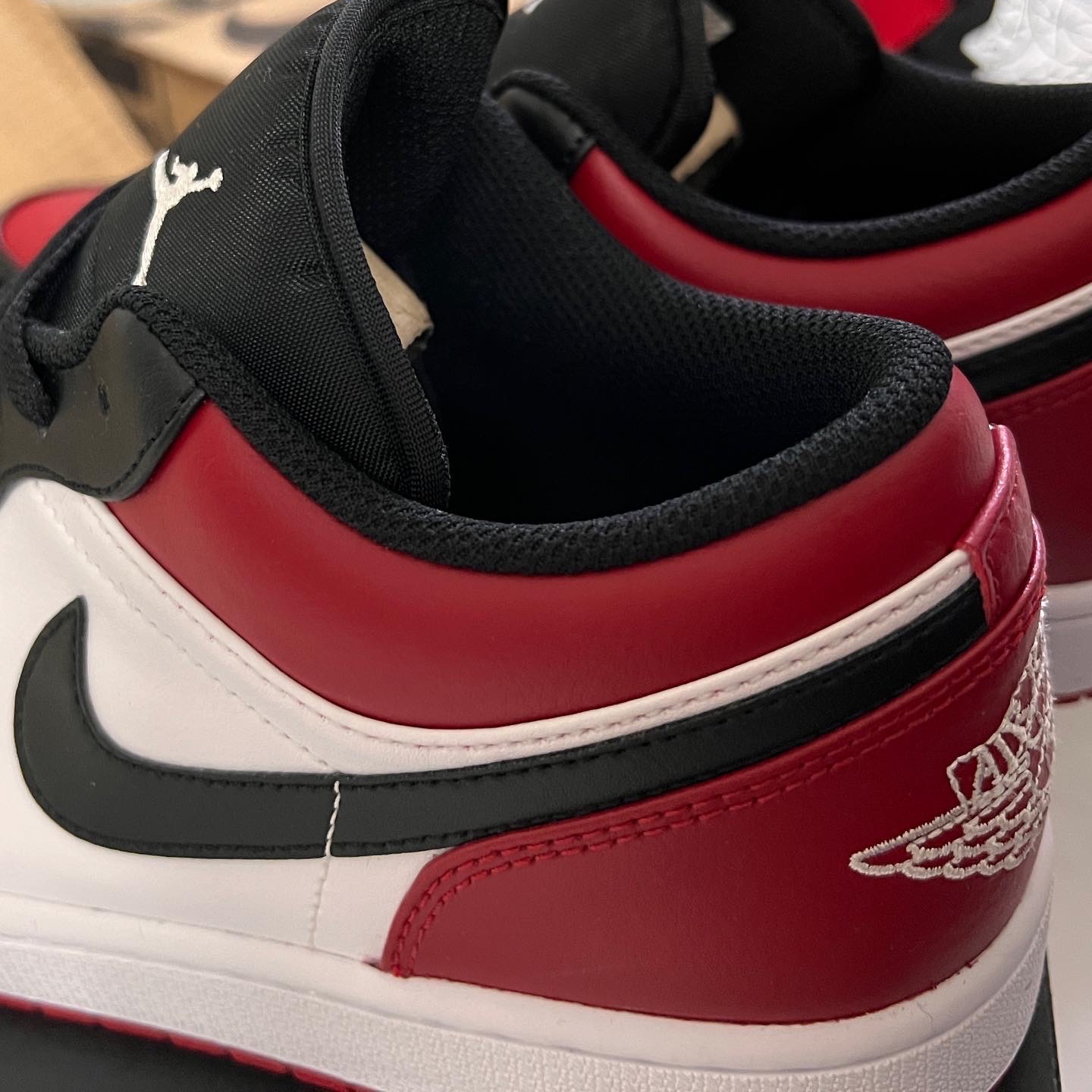 Jordan 1 Low Bred Toe 착용 스타일 - 3