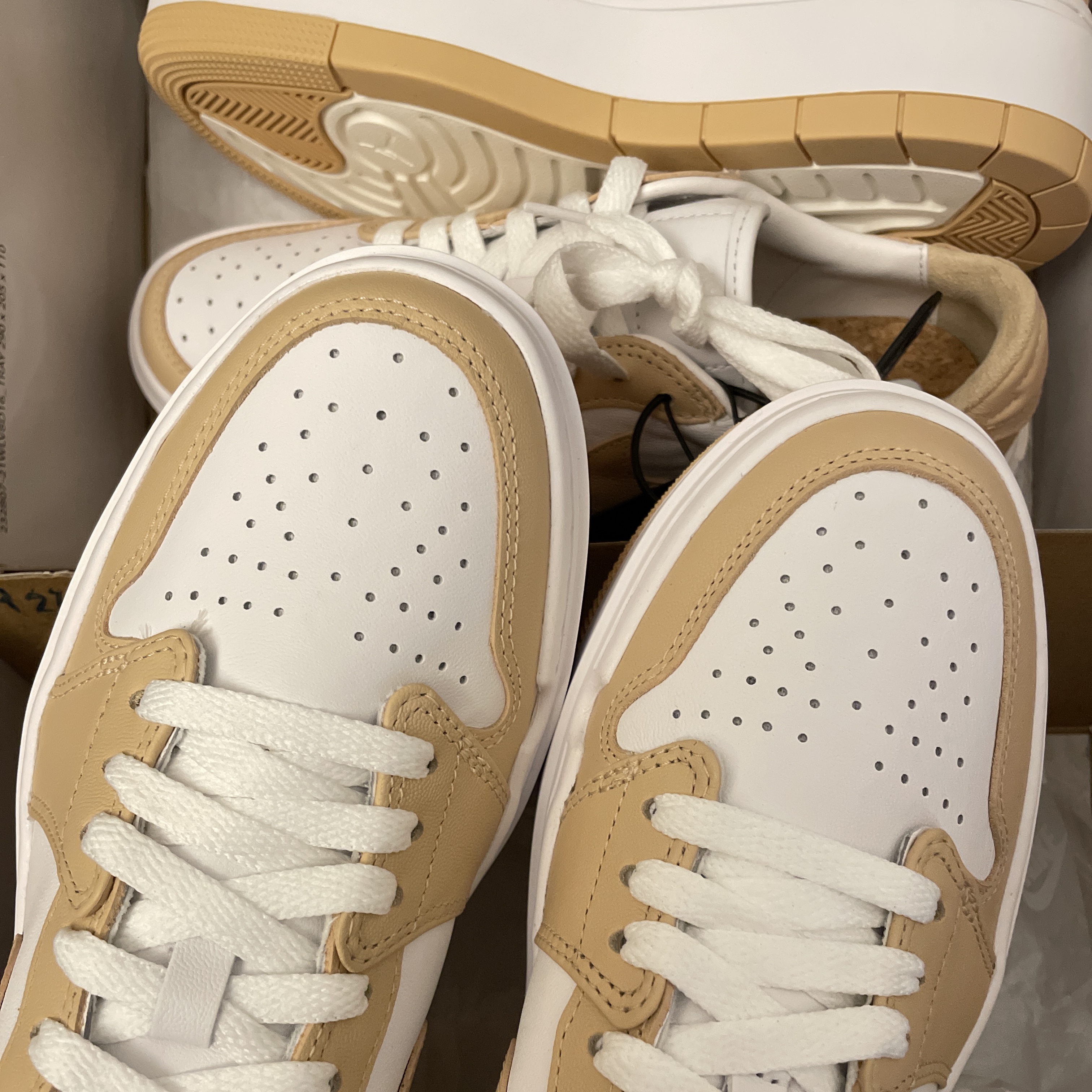 (W) Jordan 1 Elevate Low White Onyx 착용 스타일 - 4