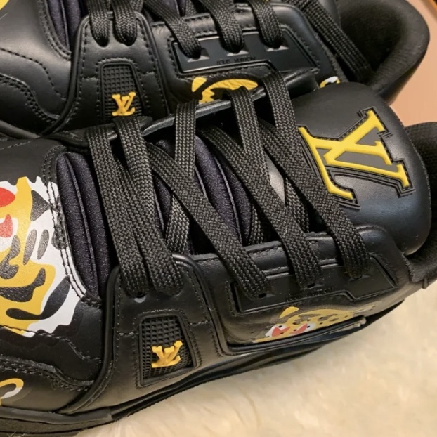 Louis Vuitton x Nigo LV Trainer Sneakers Black, Louis Vuitton x Nigo Monogram Patchwork Denim Hoodie Indigo 착용 스타일 - 2