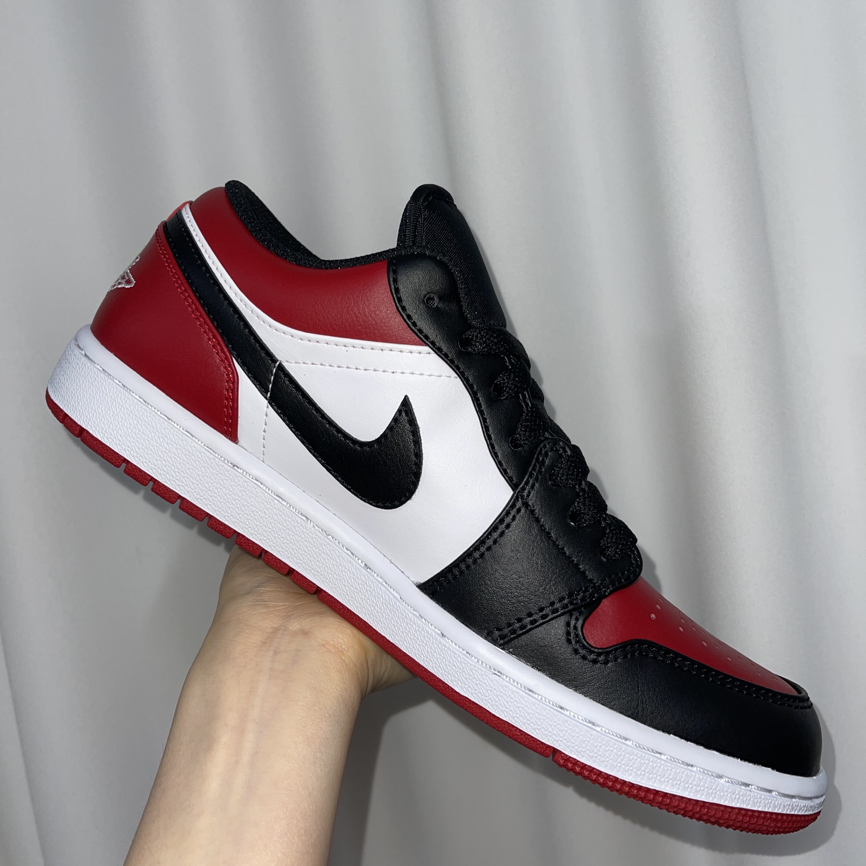 Jordan 1 Low Bred Toe 착용 스타일 - 2
